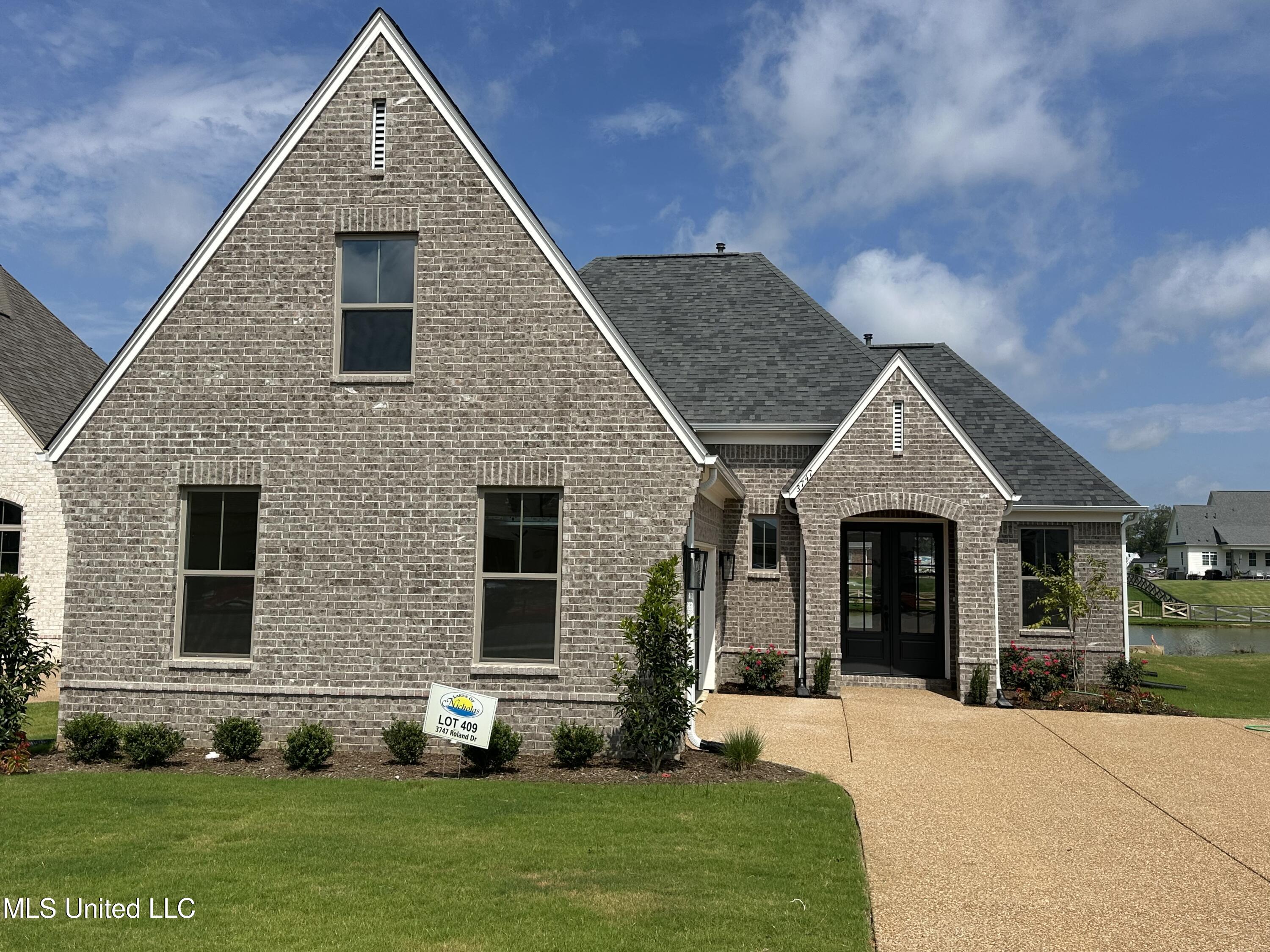 3747 Roland Drive
