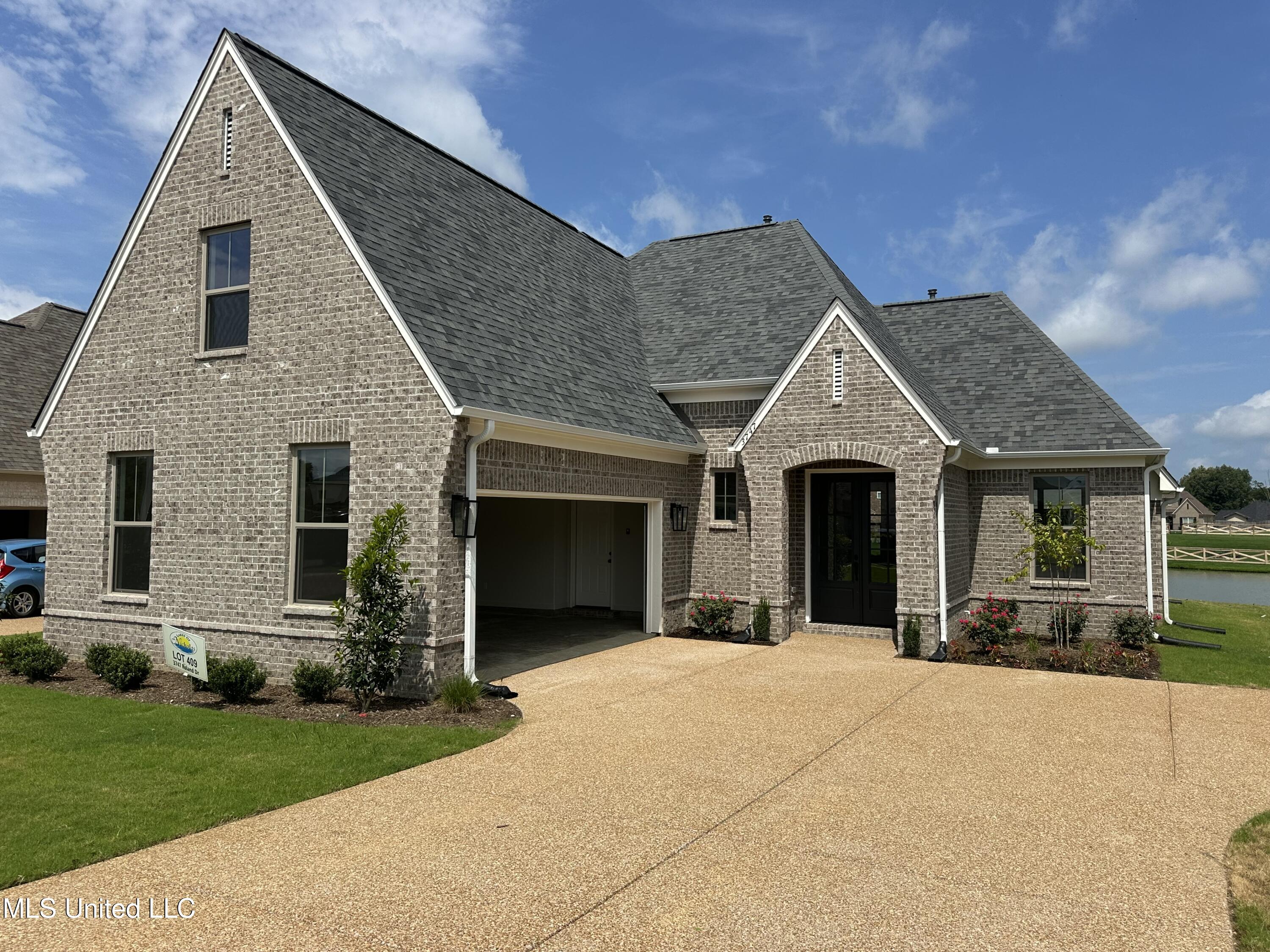 3747 Roland Drive