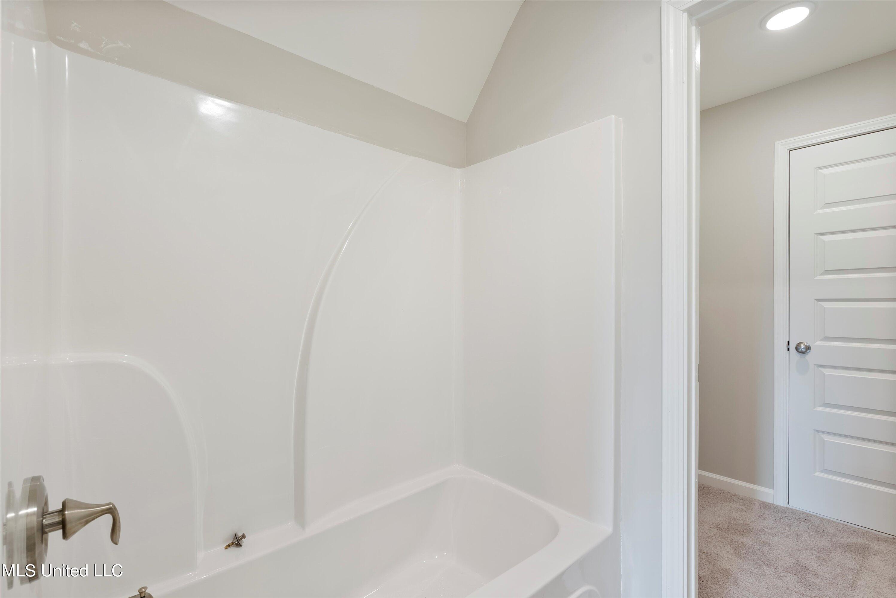 2968 Piper Cove