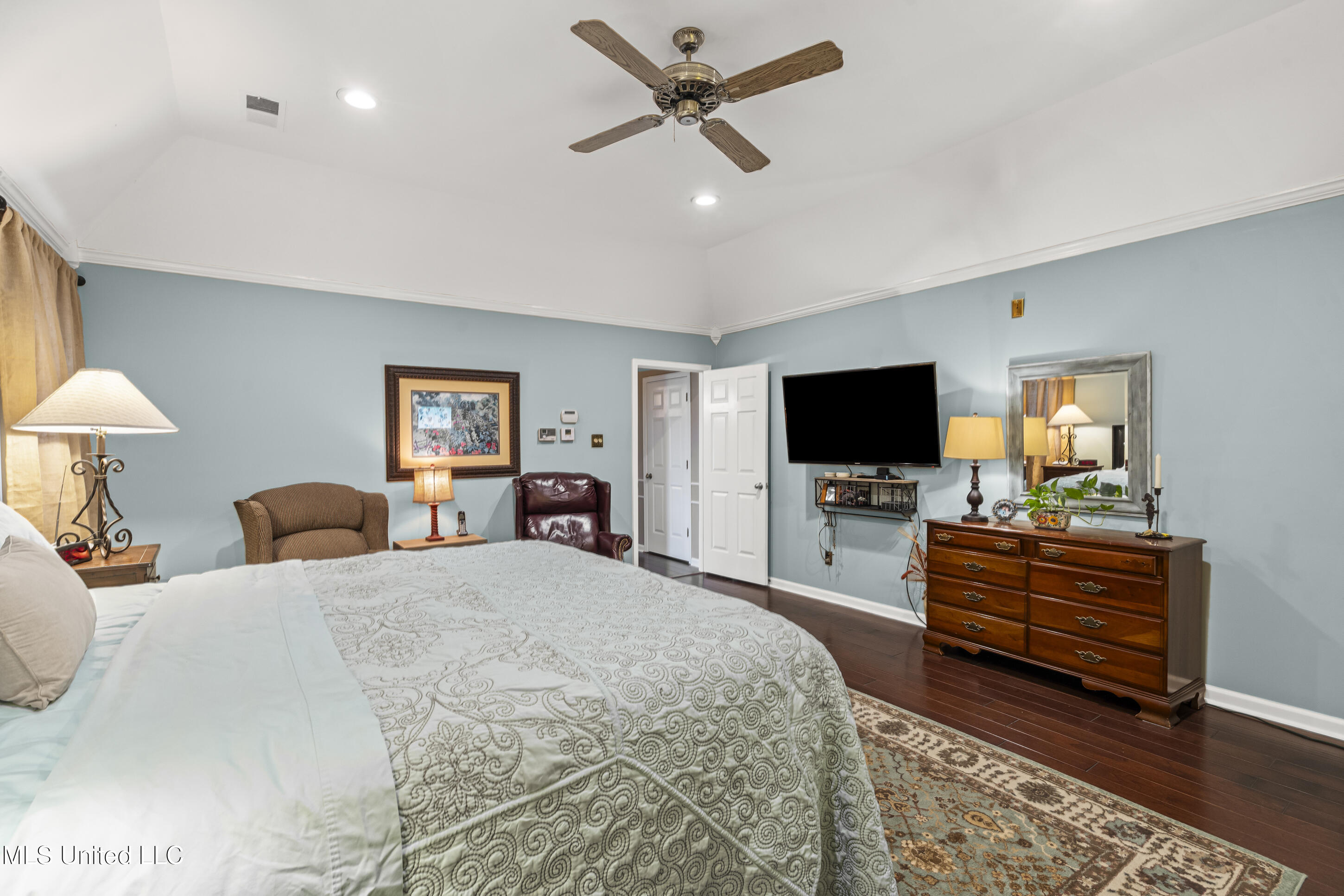 9095 Willow Branch Drive