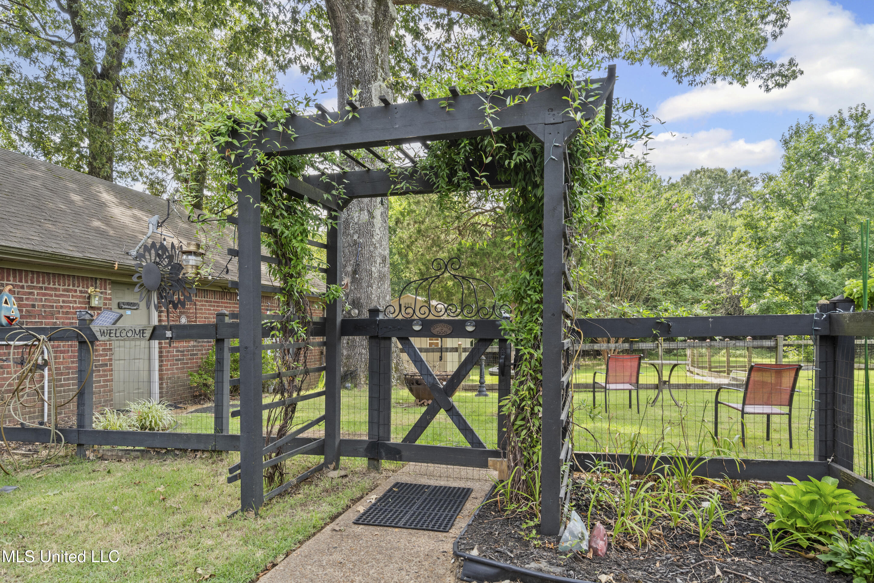 9095 Willow Branch Drive