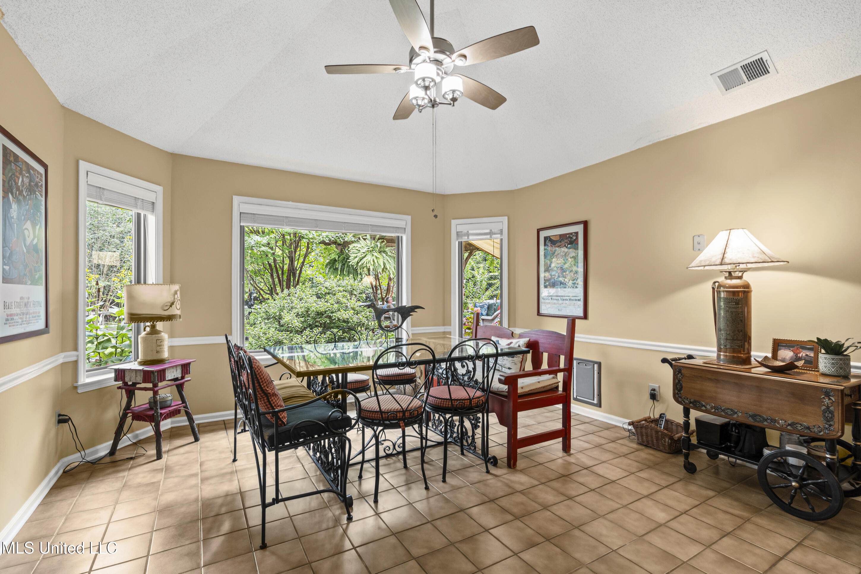 9095 Willow Branch Drive