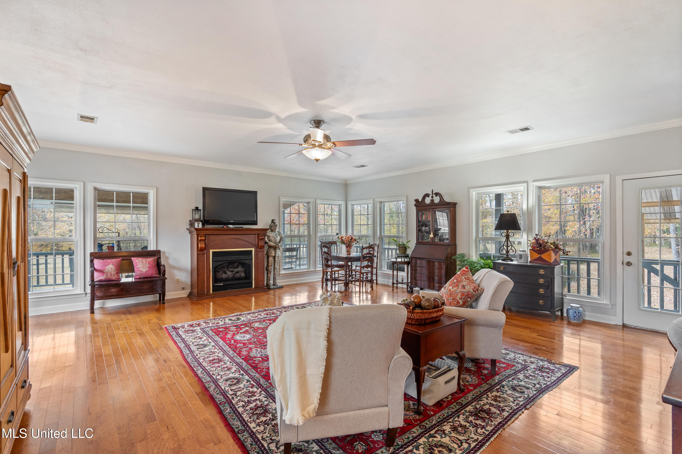 3165 Grand Oaks Drive
