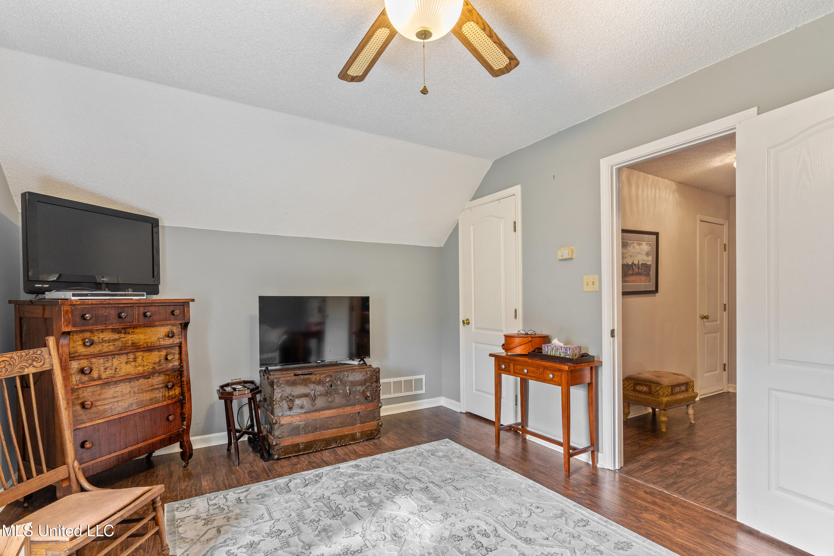3165 Grand Oaks Drive