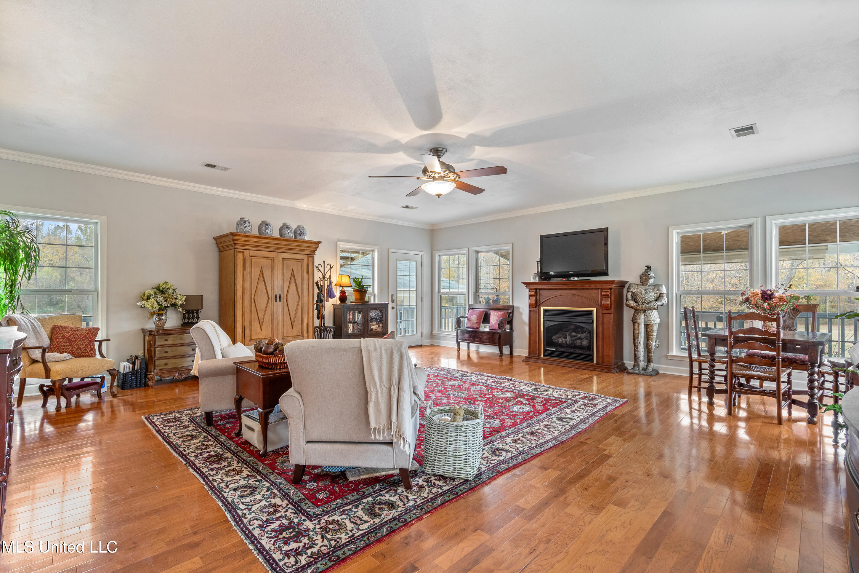 3165 Grand Oaks Drive