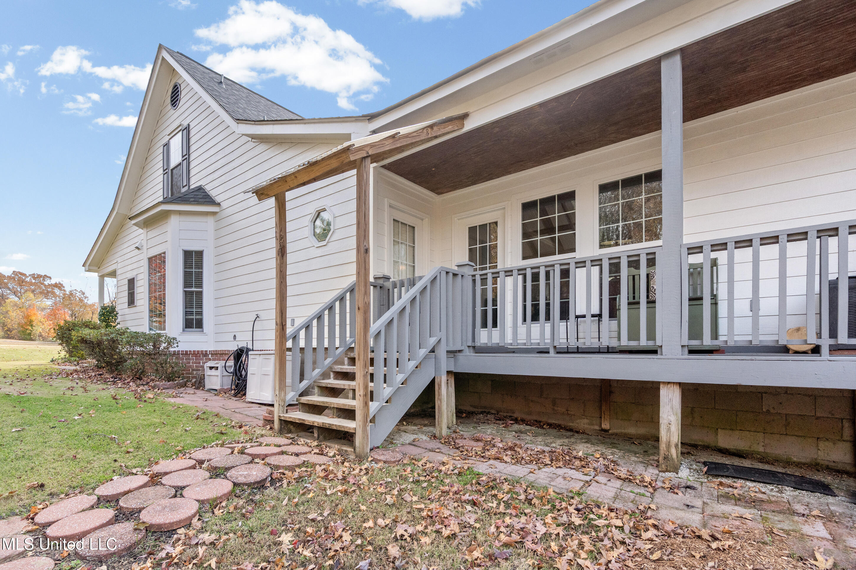 3165 Grand Oaks Drive