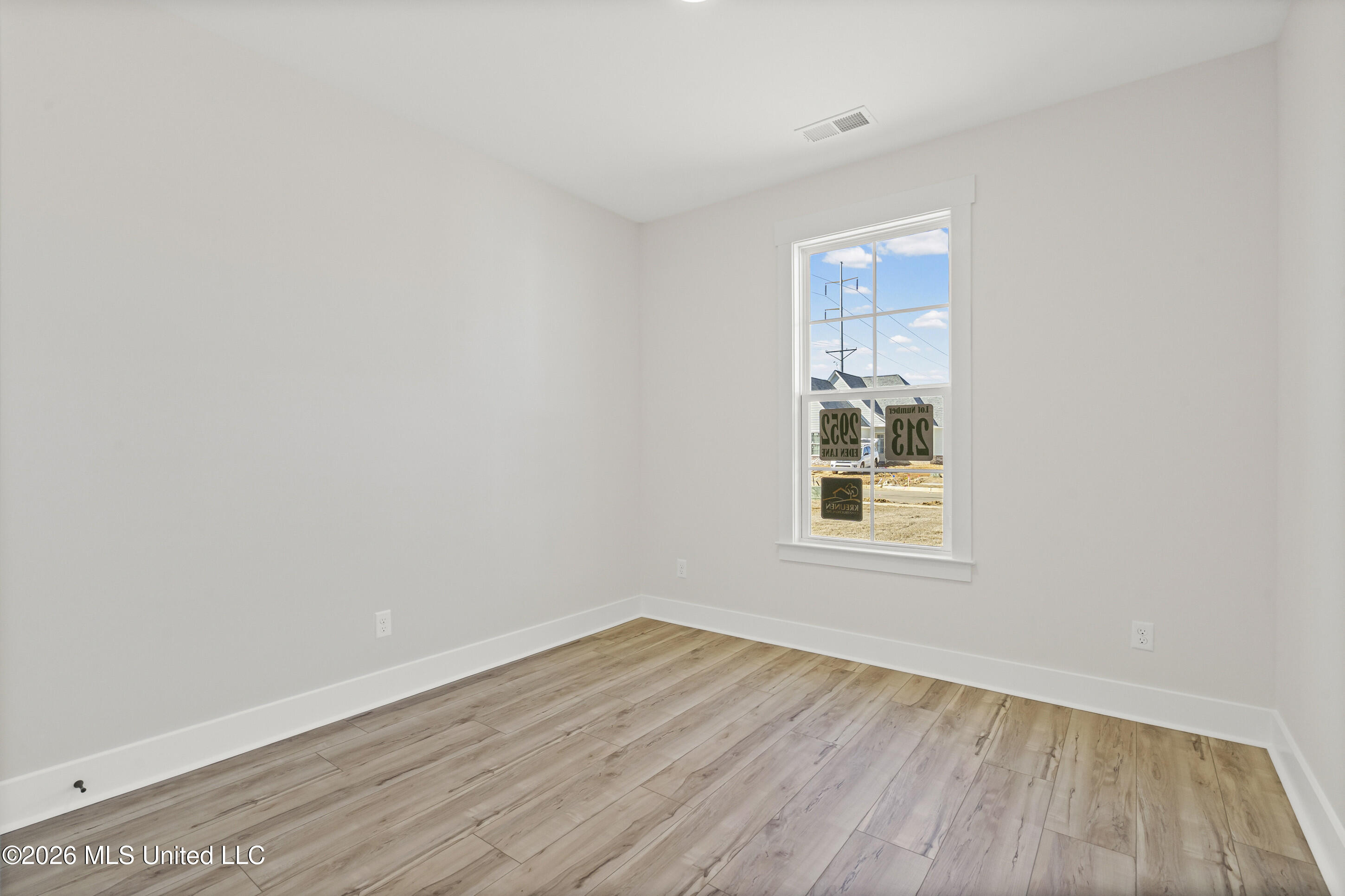 2952 Eden Lane