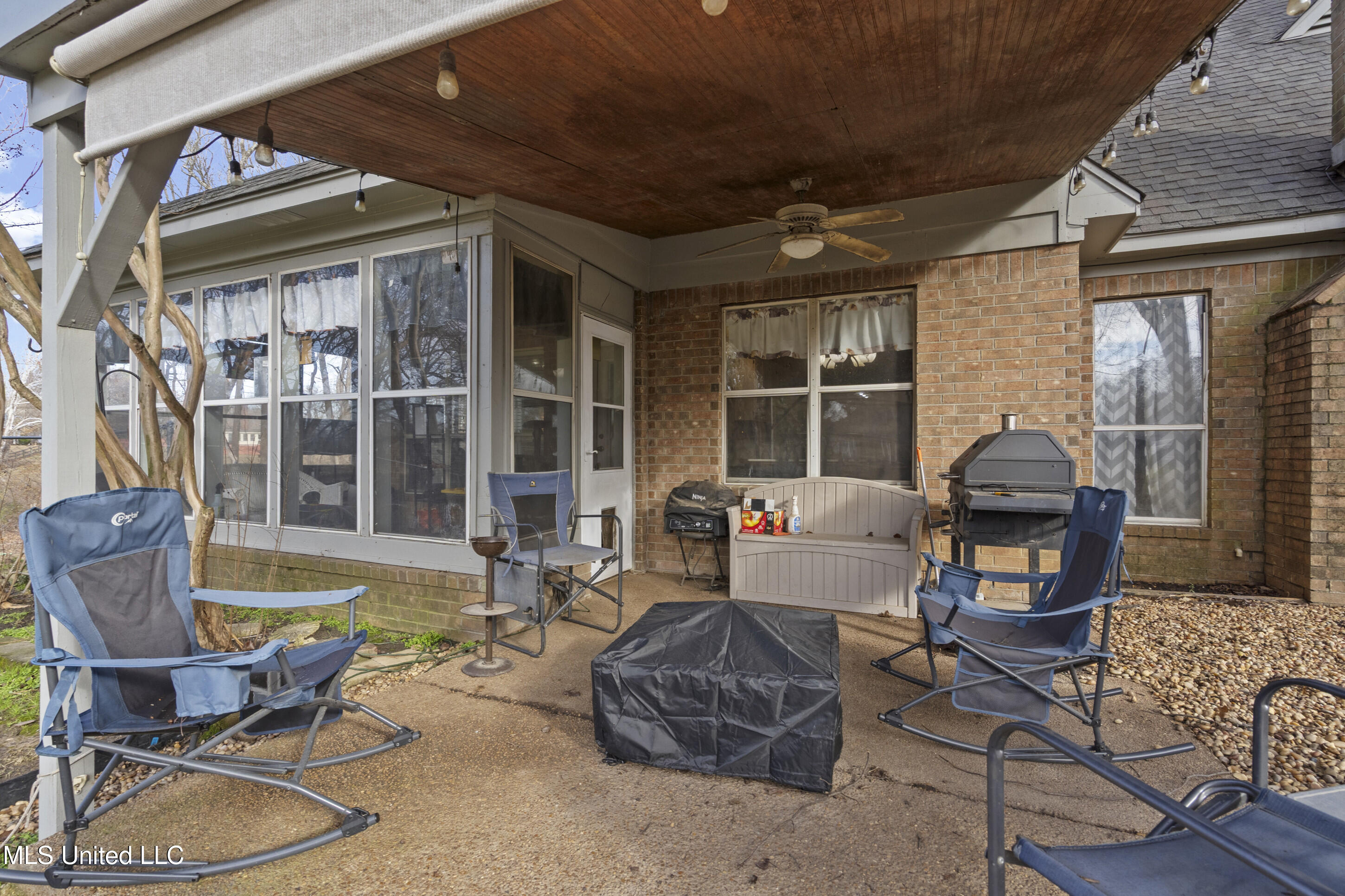 8040 Hunt Club Cove