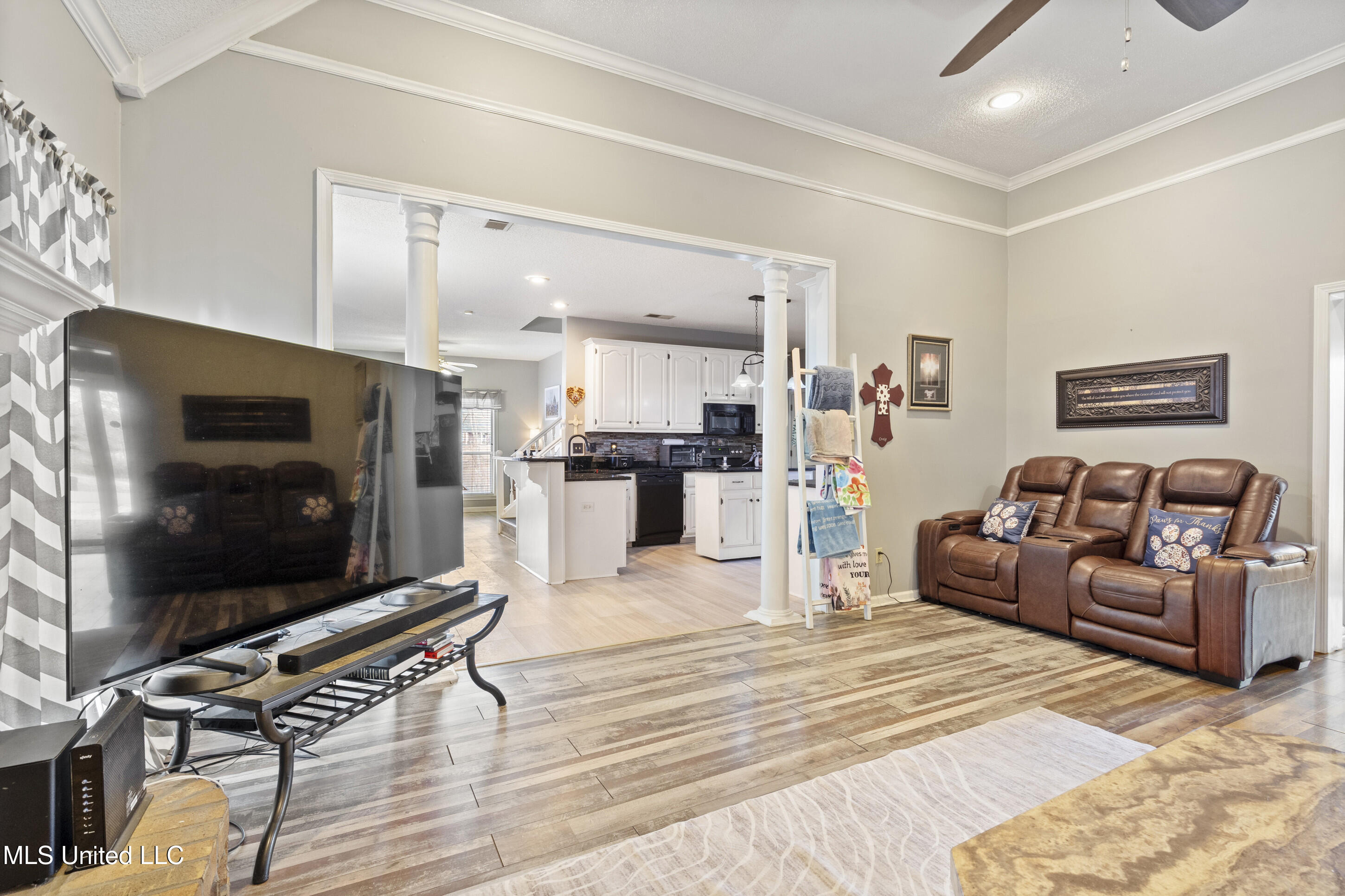 8040 Hunt Club Cove