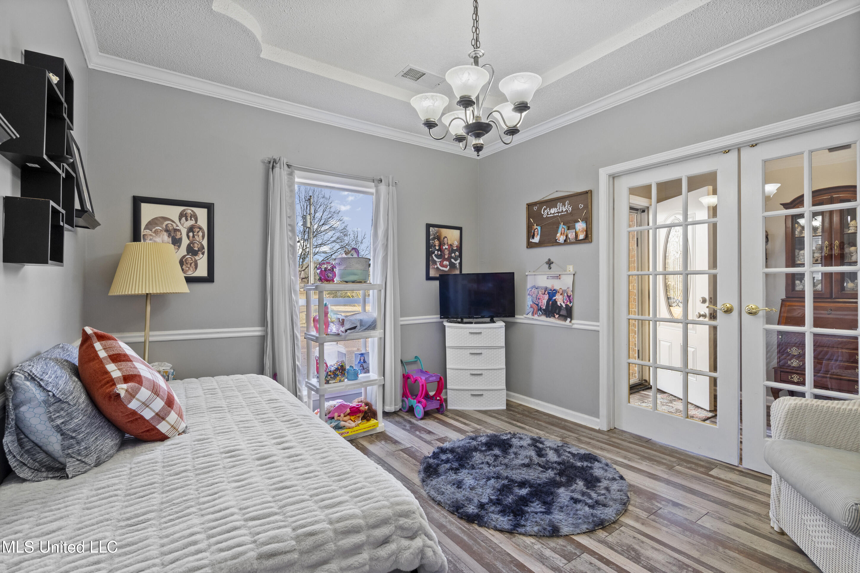 8040 Hunt Club Cove