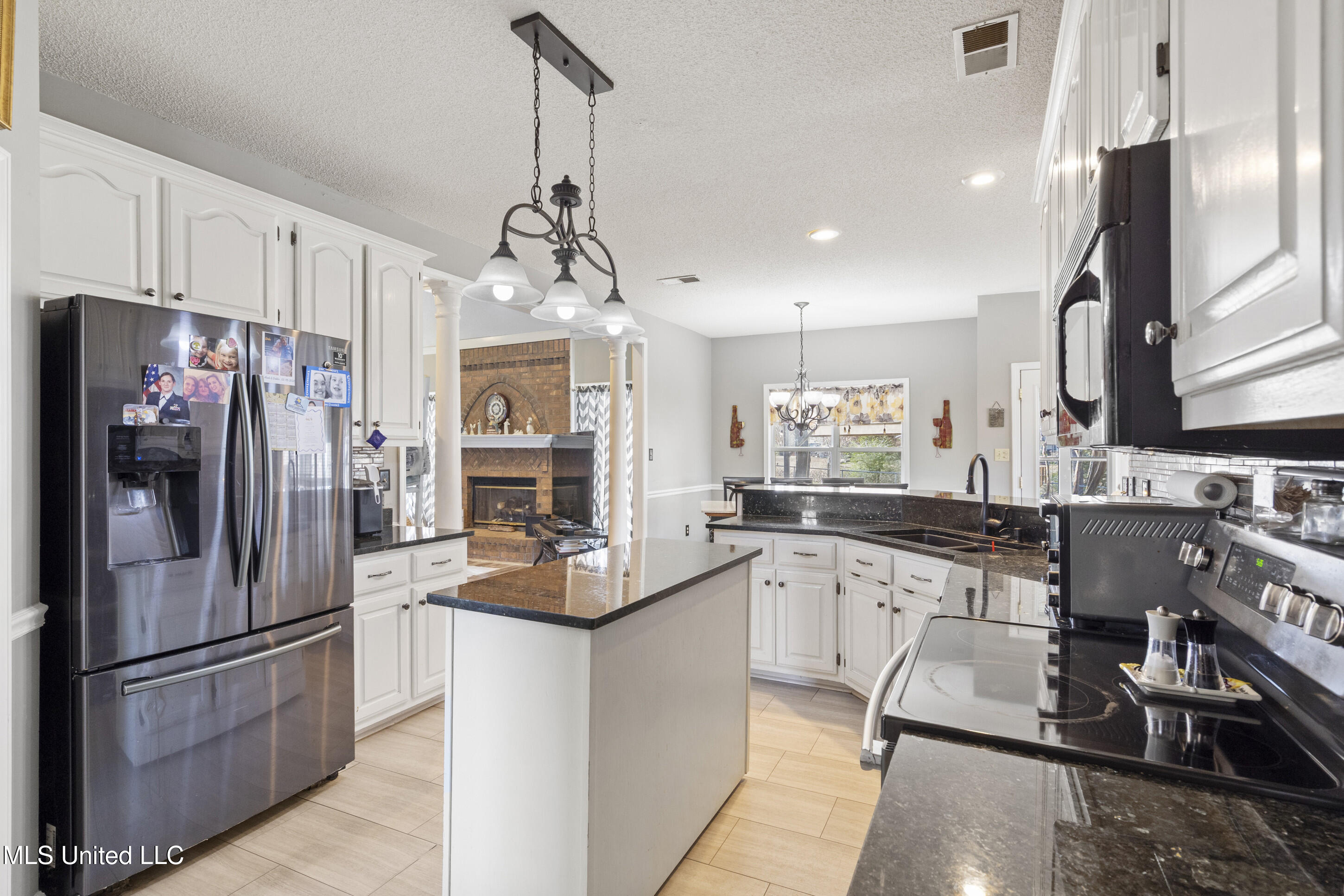 8040 Hunt Club Cove