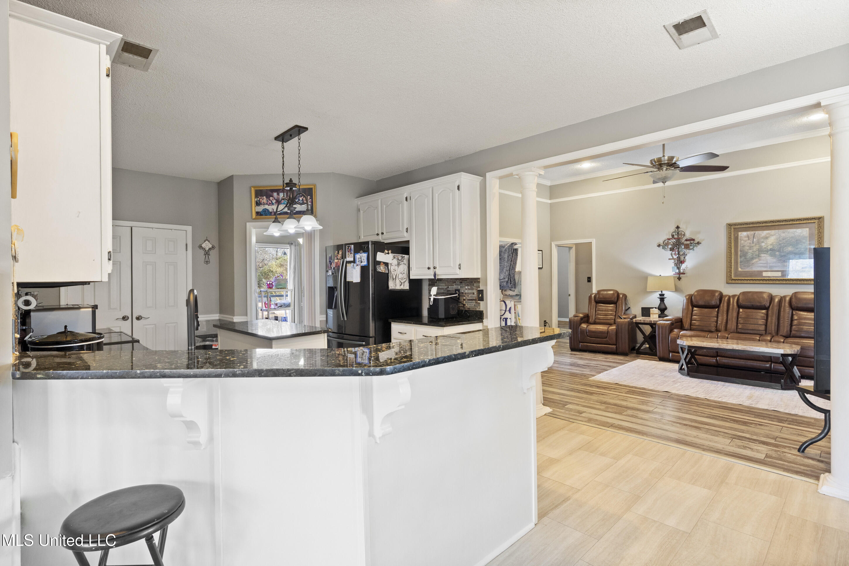 8040 Hunt Club Cove