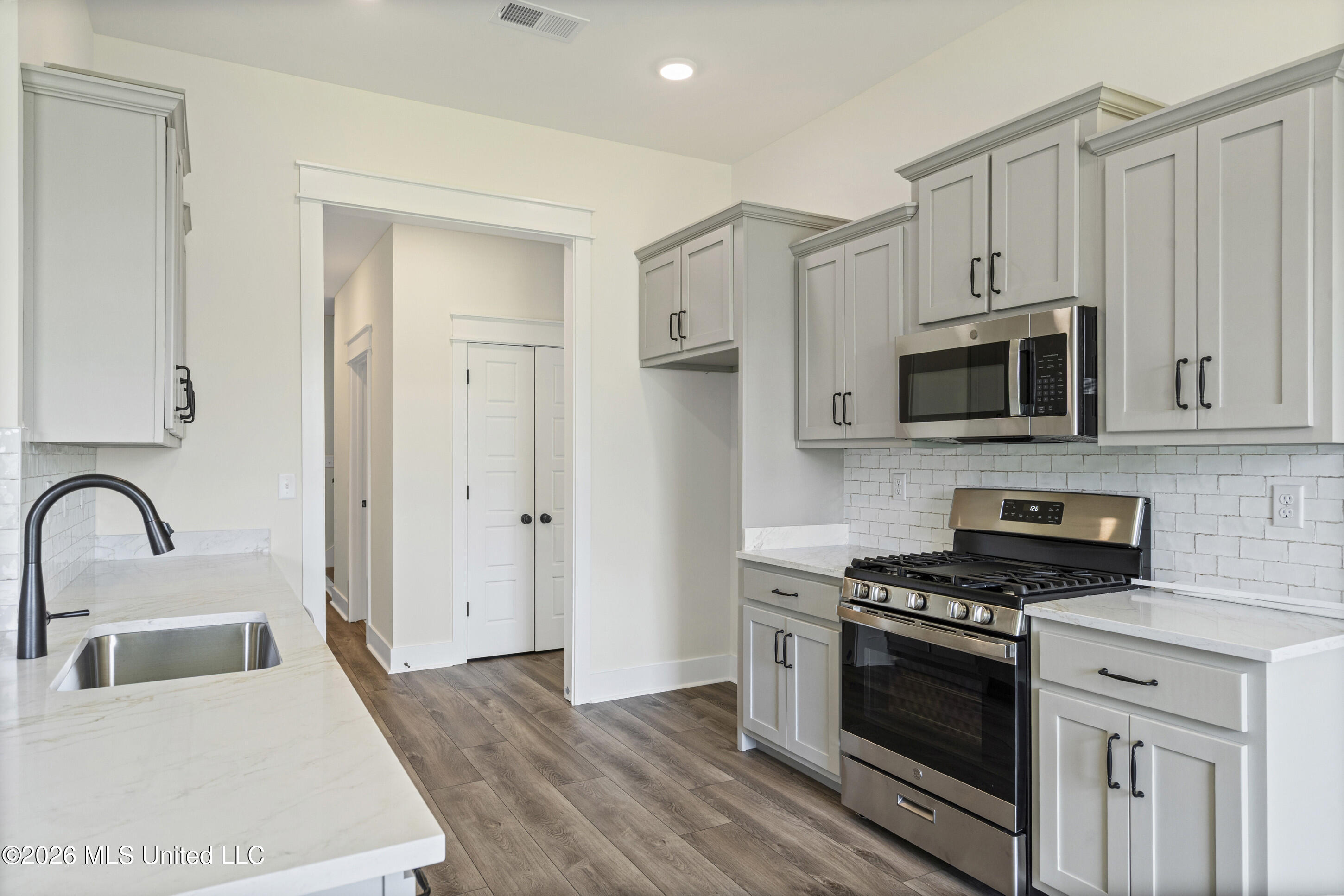 2951 Eden Lane