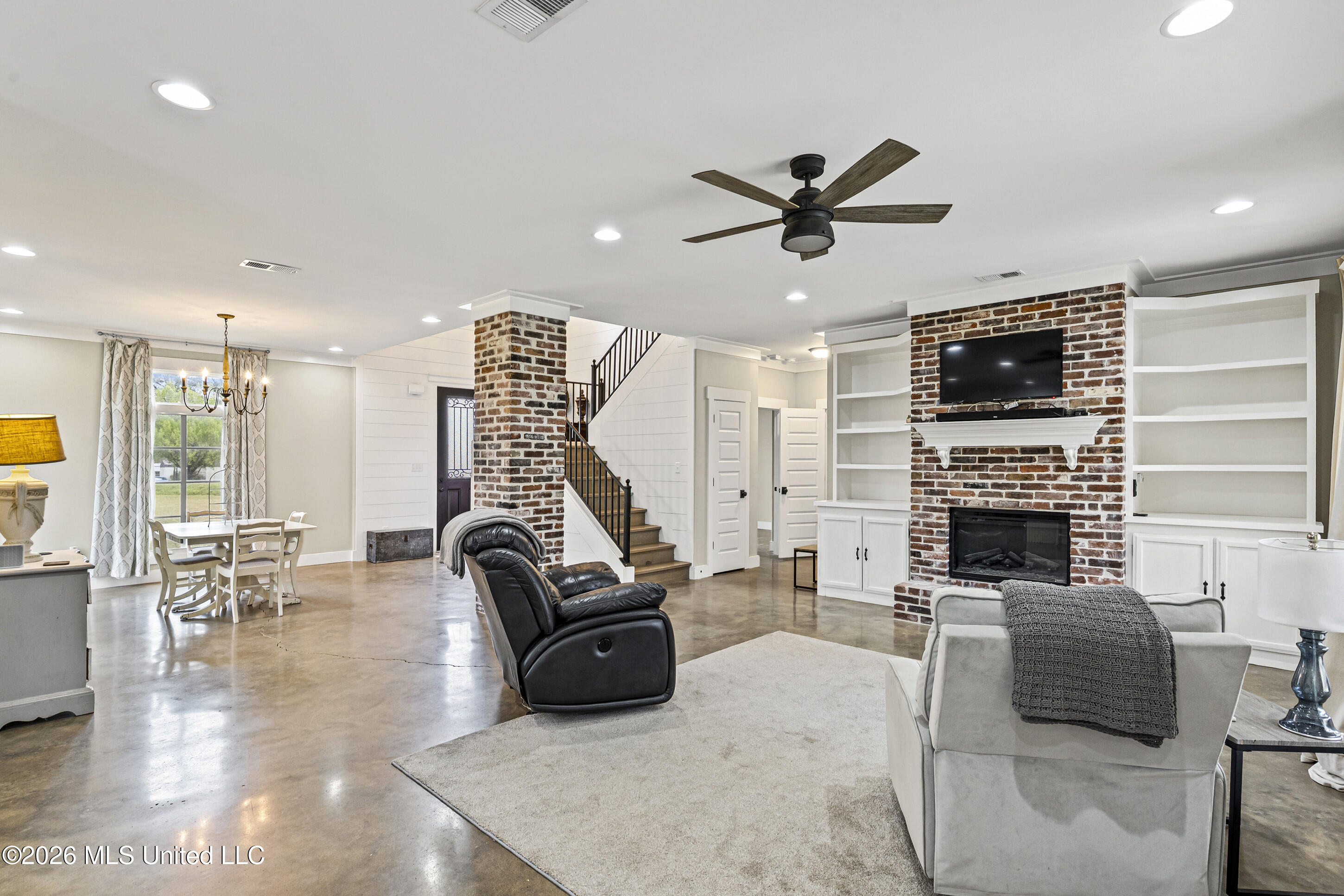 5078 Dixie Creek Drive