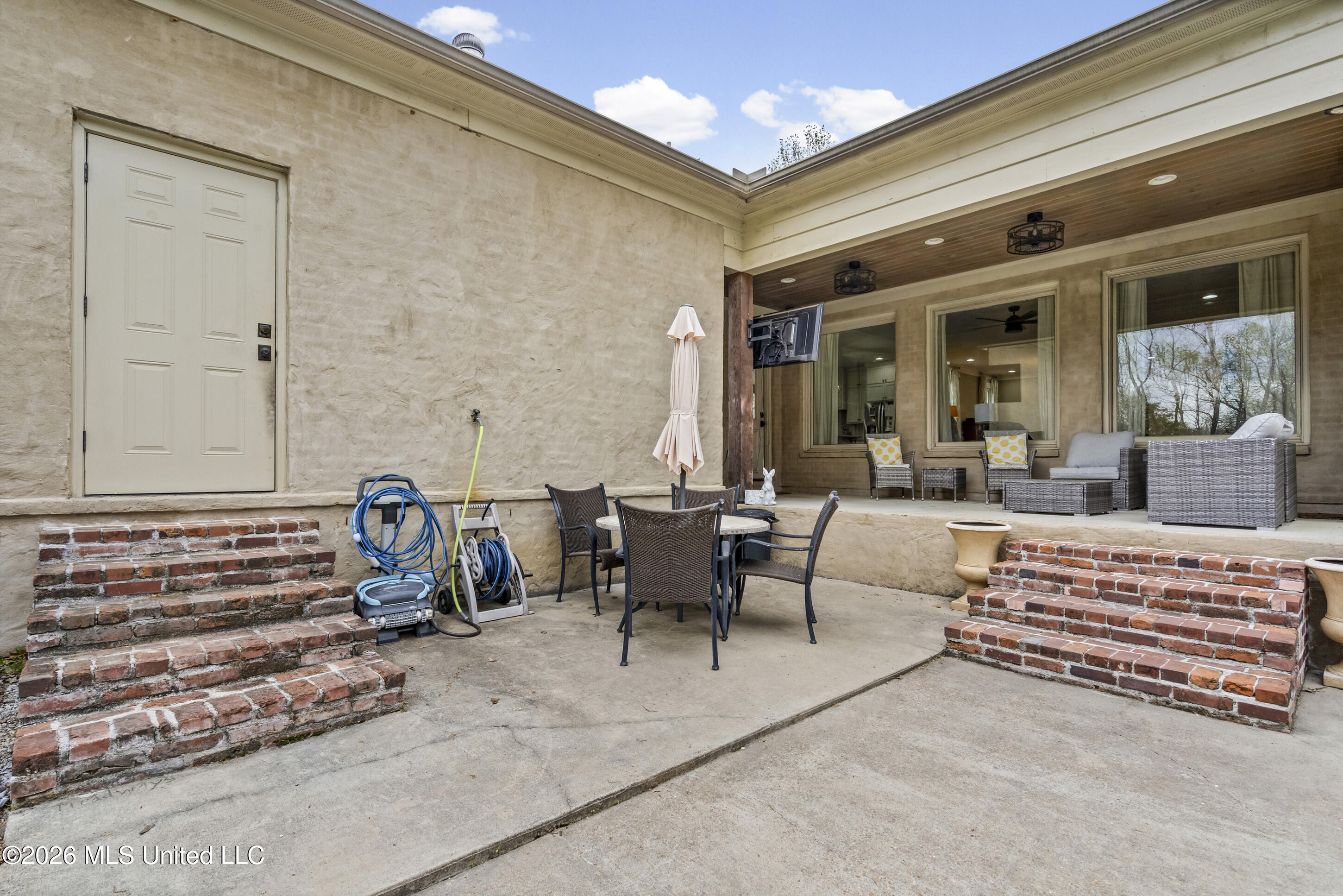 5078 Dixie Creek Drive