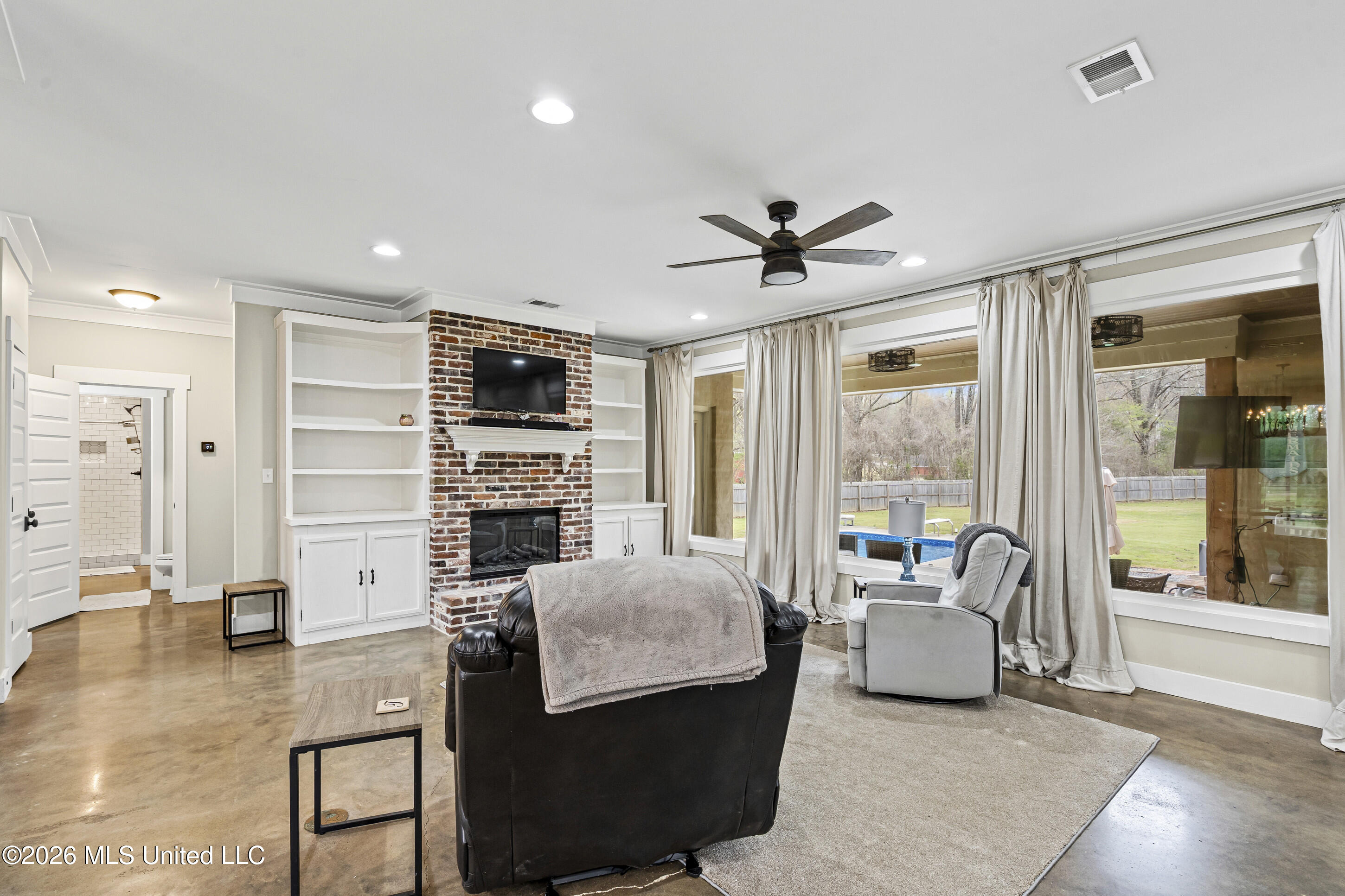5078 Dixie Creek Drive