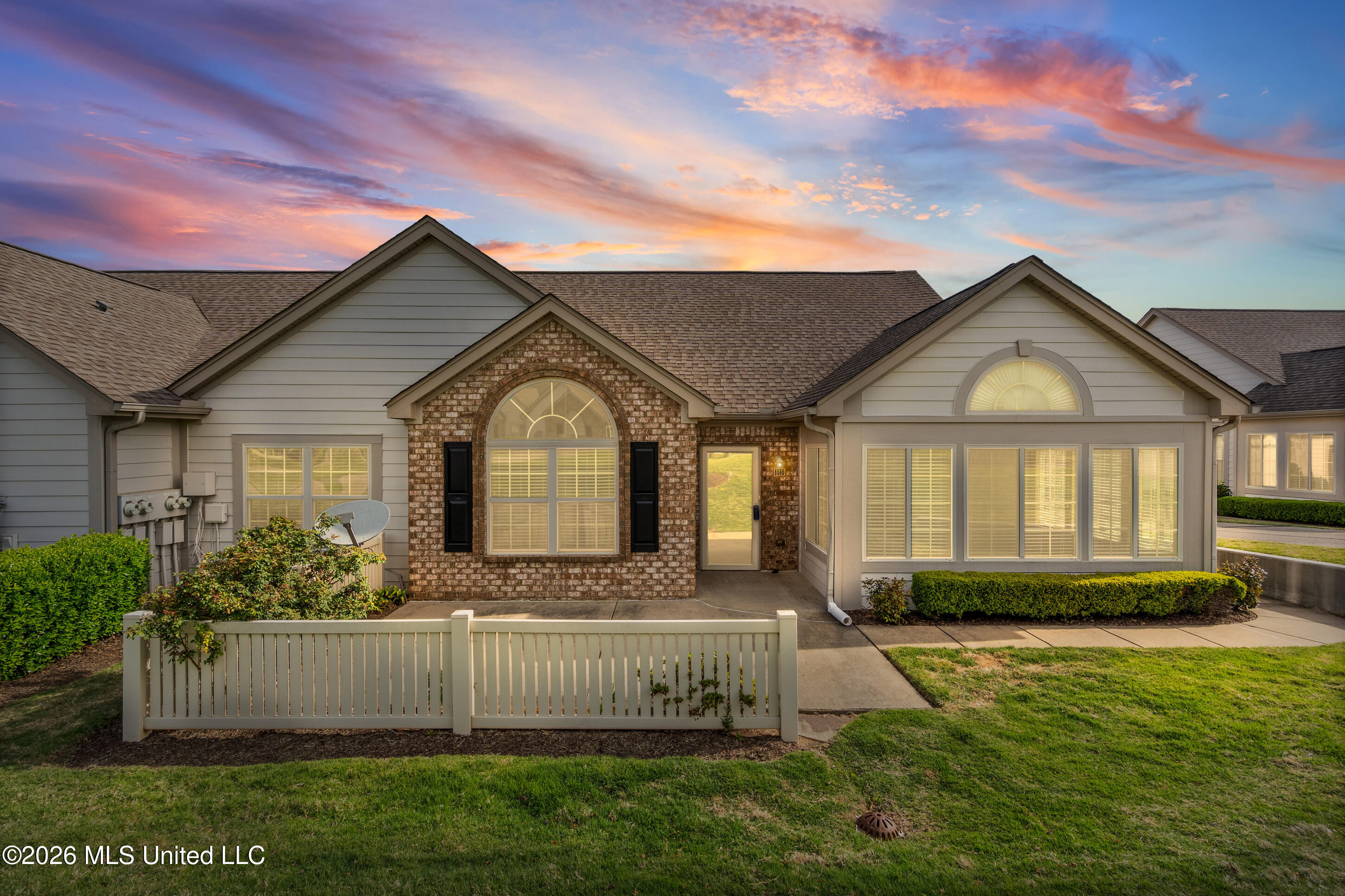 8686 Parkview Oaks Circle