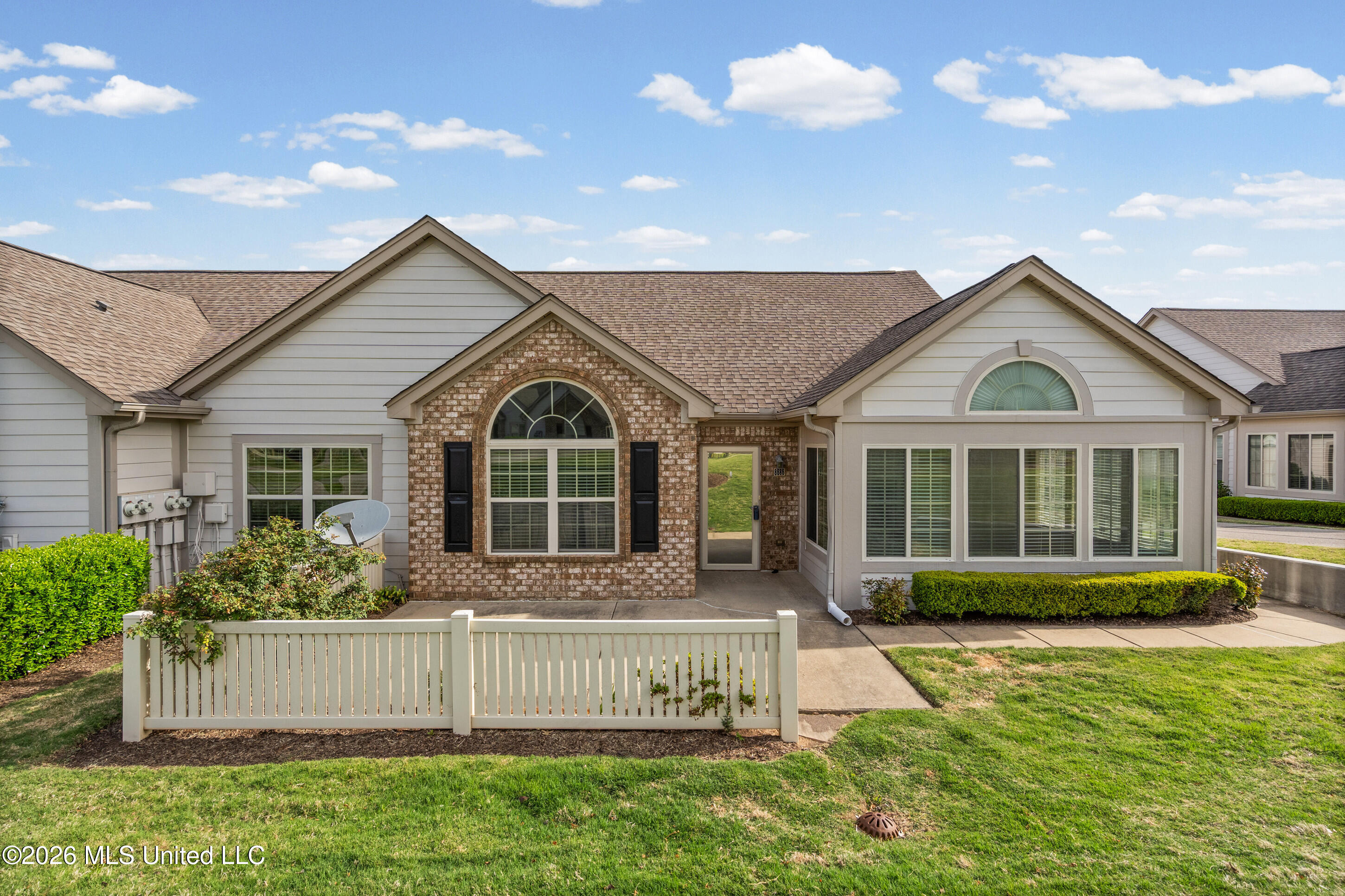 8686 Parkview Oaks Circle