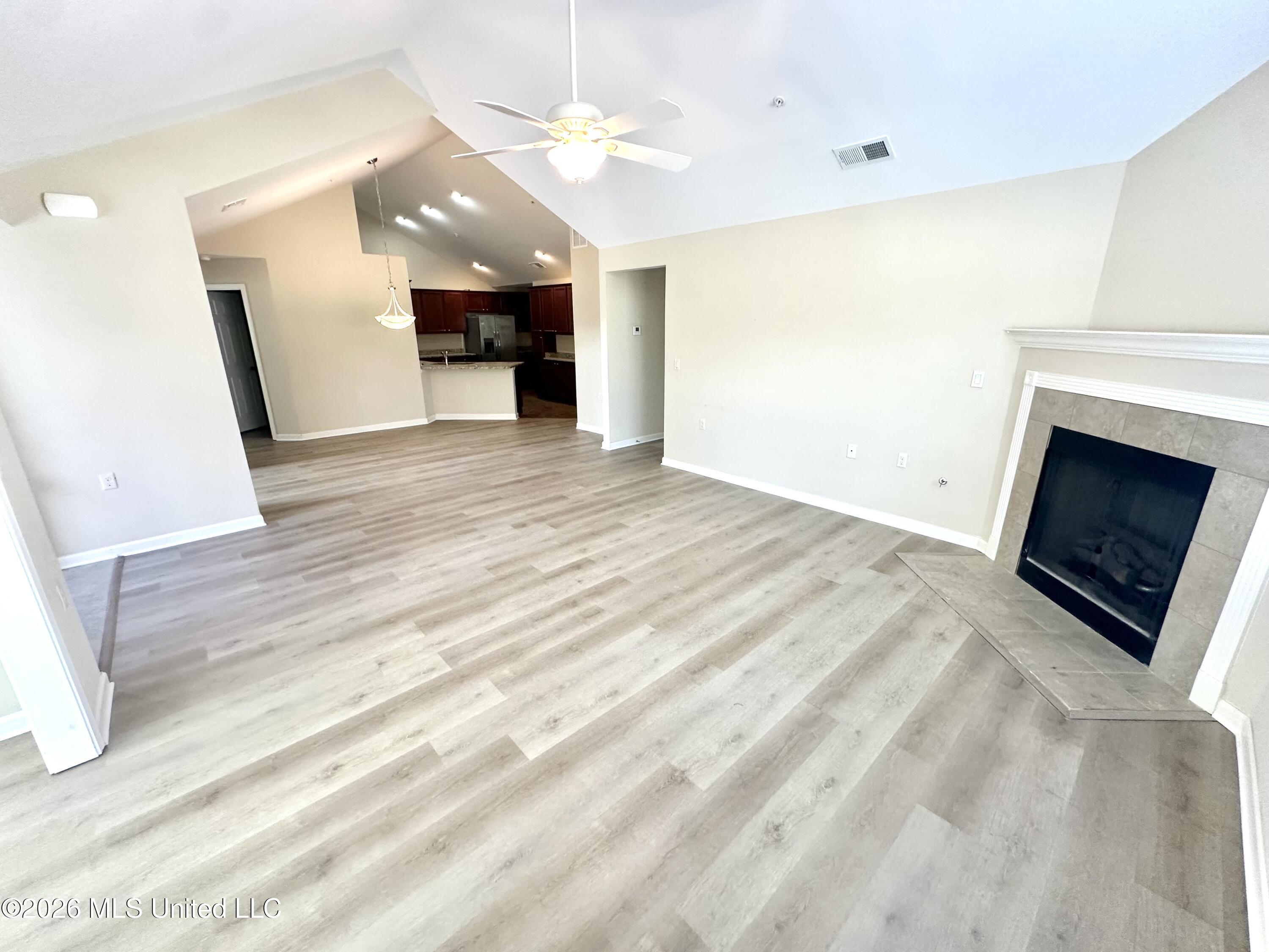 8686 Parkview Oaks Circle