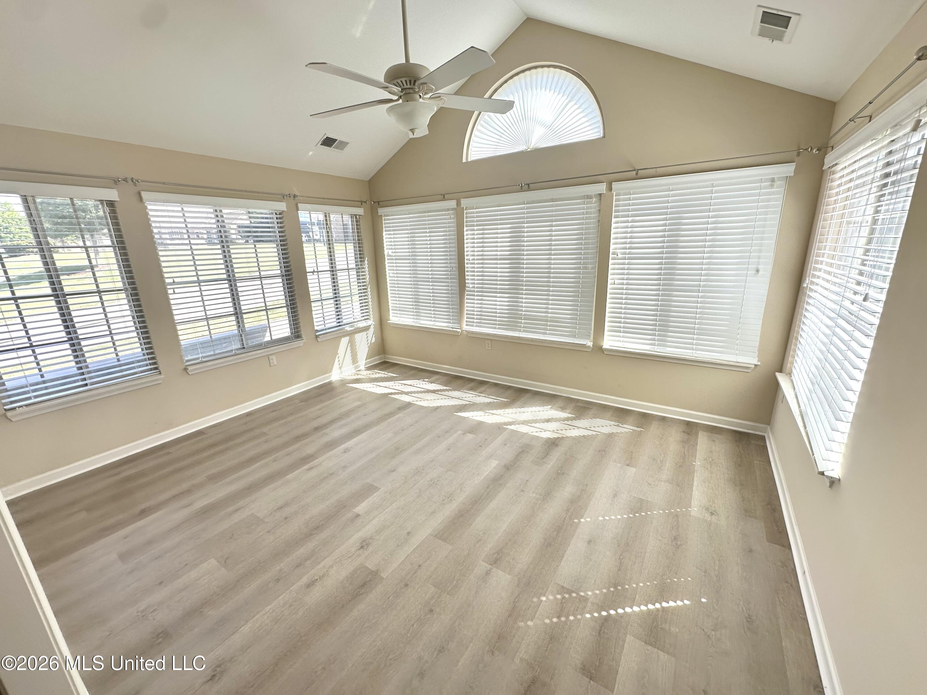 8686 Parkview Oaks Circle