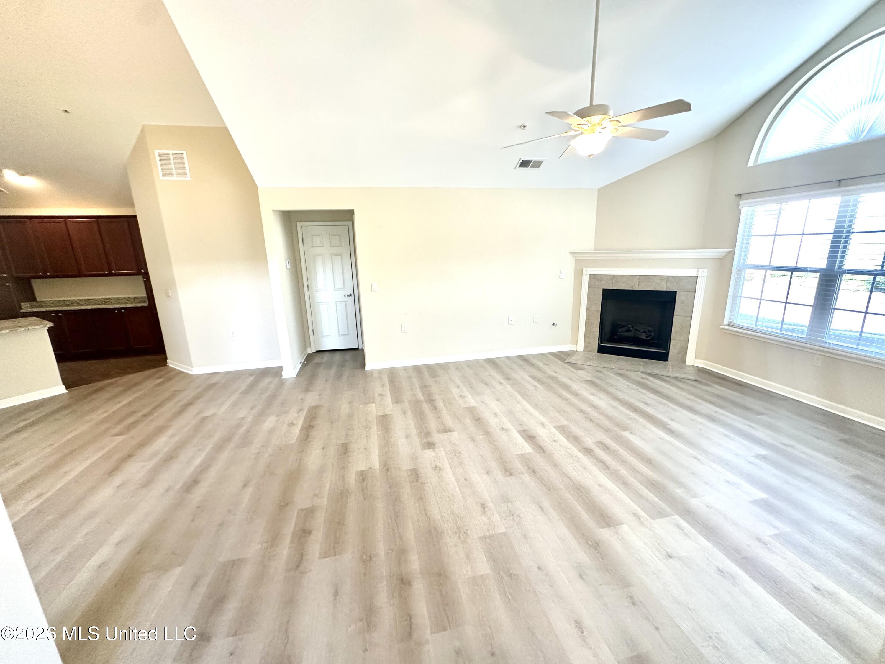 8686 Parkview Oaks Circle