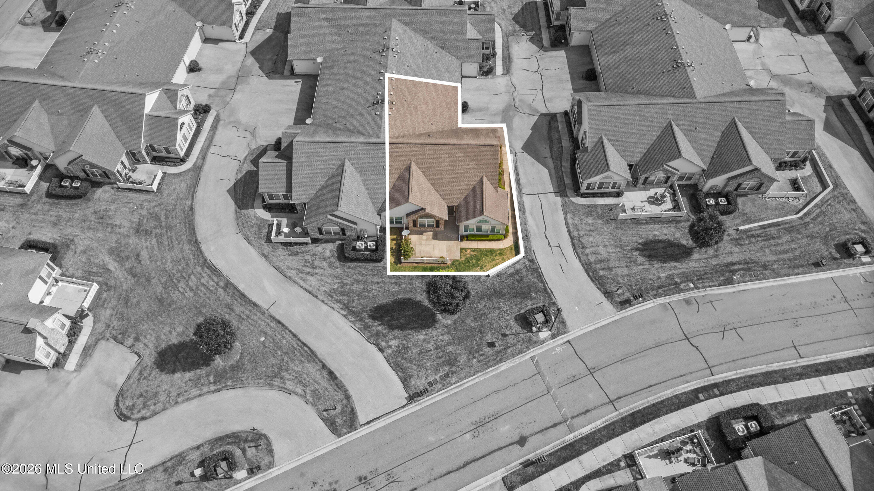 8686 Parkview Oaks Circle
