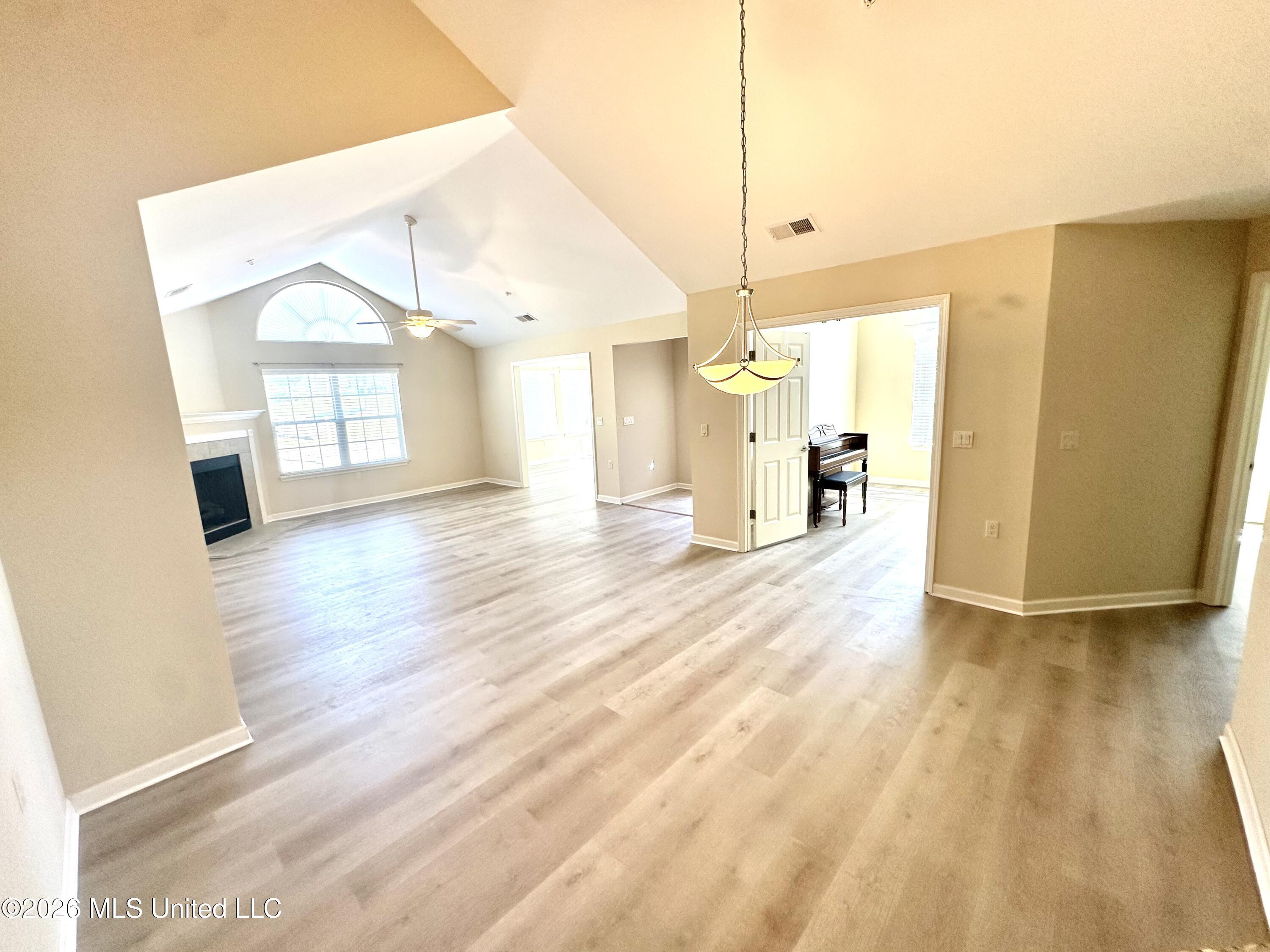 8686 Parkview Oaks Circle