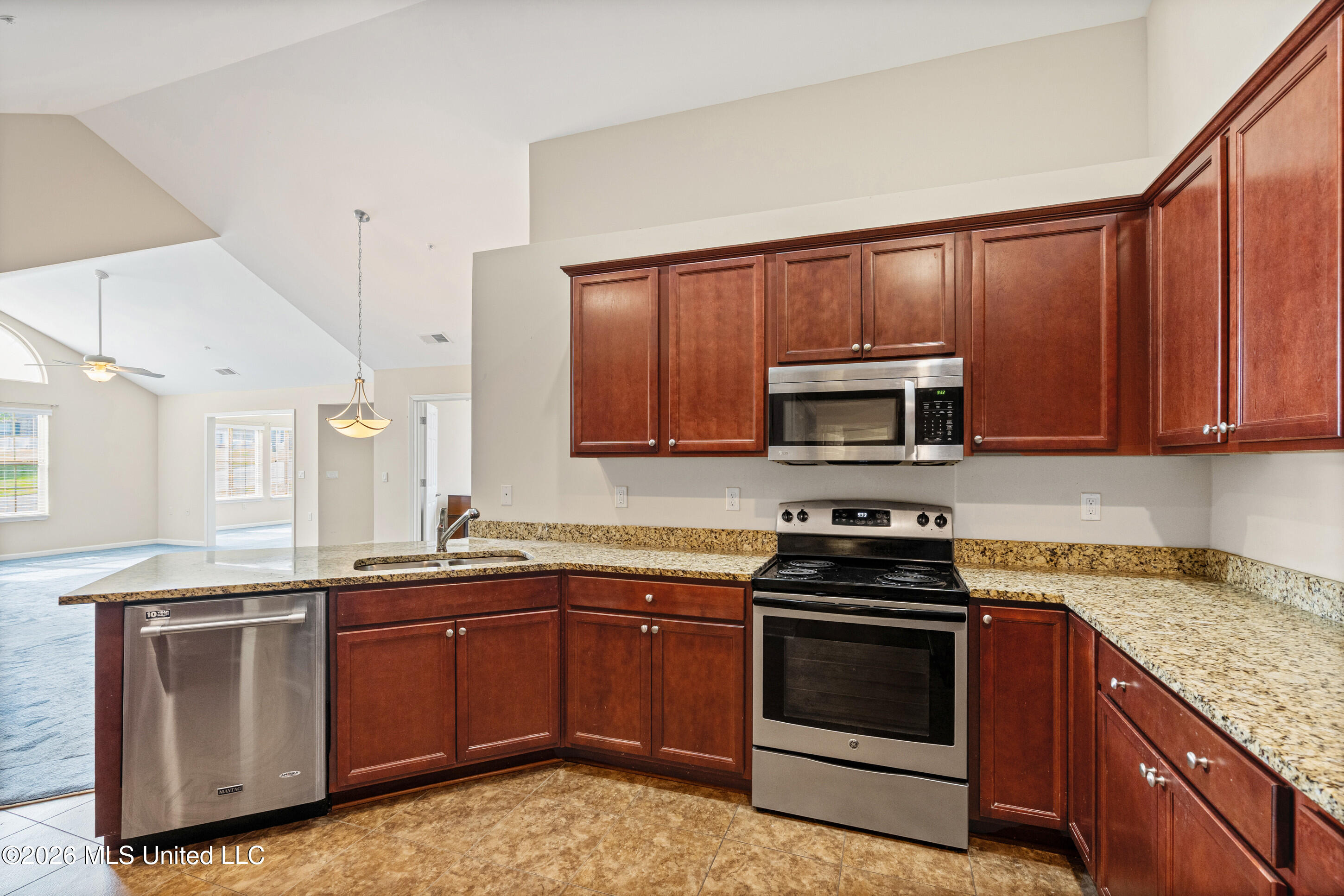 8686 Parkview Oaks Circle