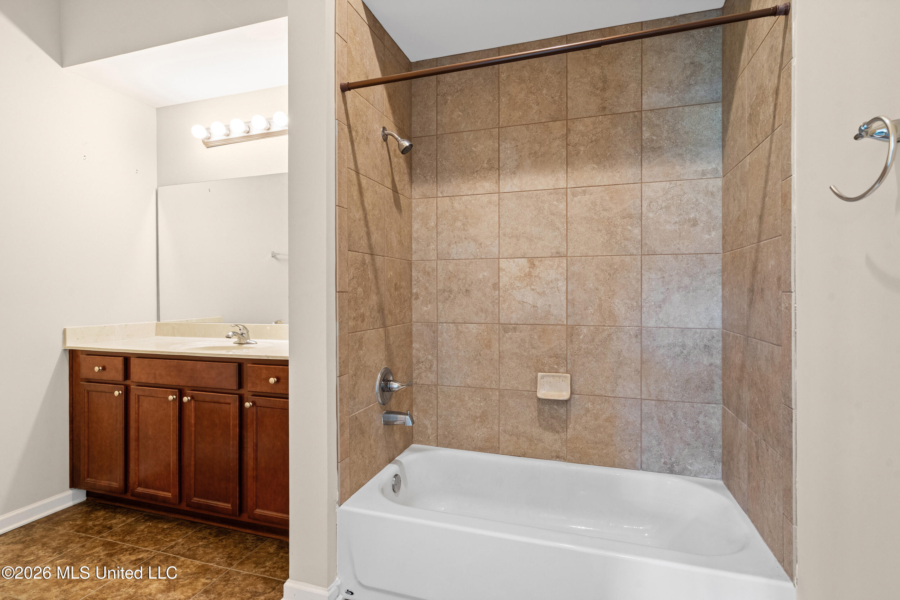 8686 Parkview Oaks Circle