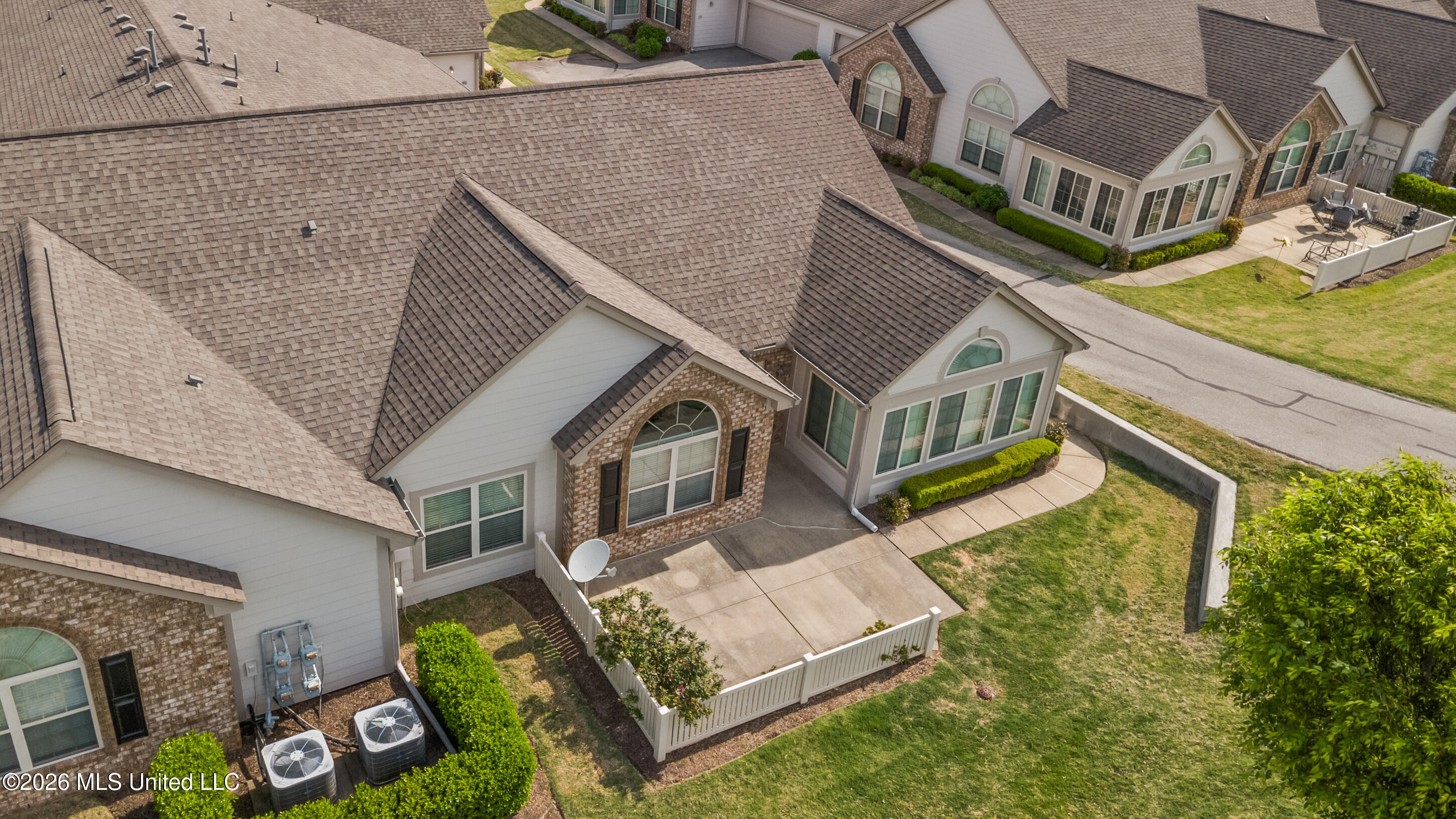 8686 Parkview Oaks Circle