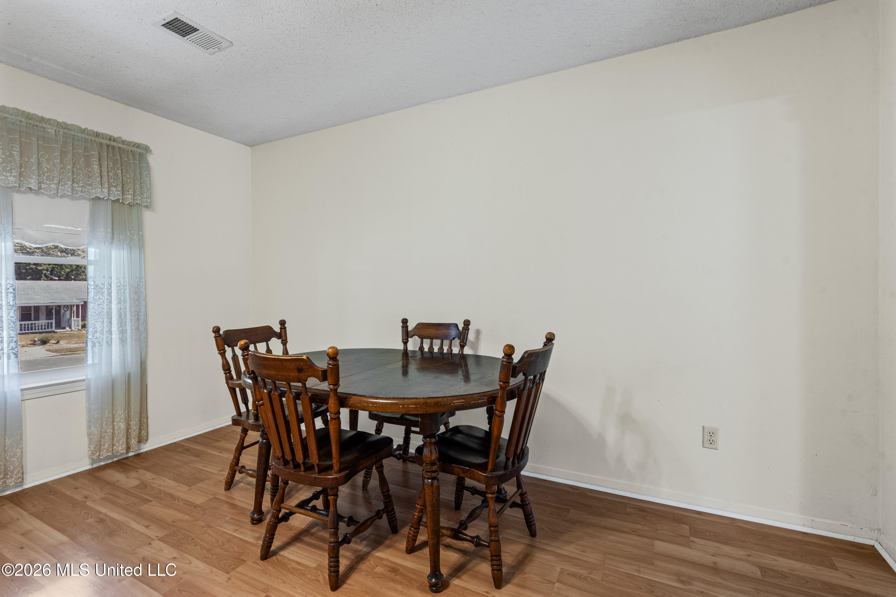 3565 Heathcliff Drive