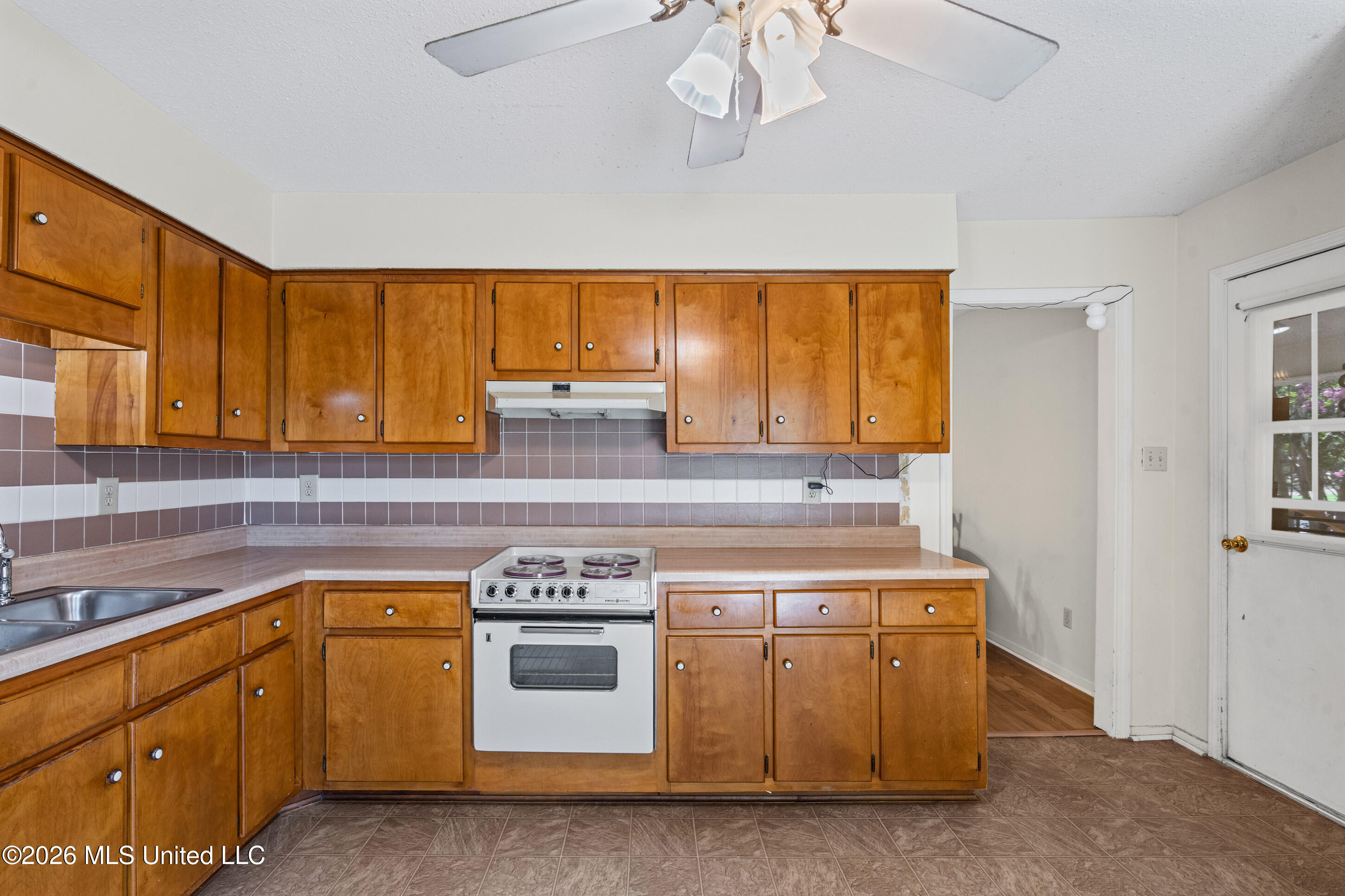 3565 Heathcliff Drive