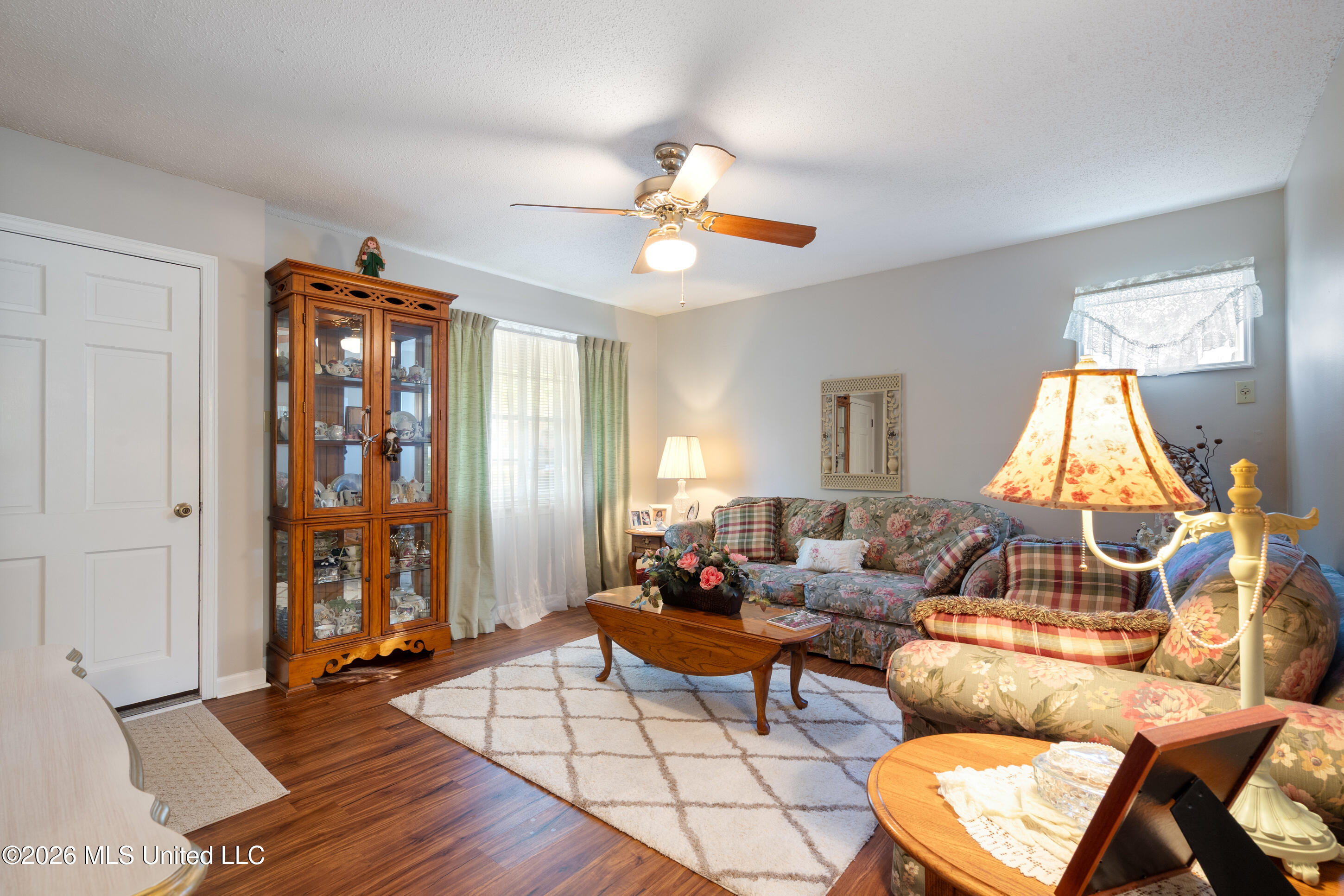 8238 Sara Cove