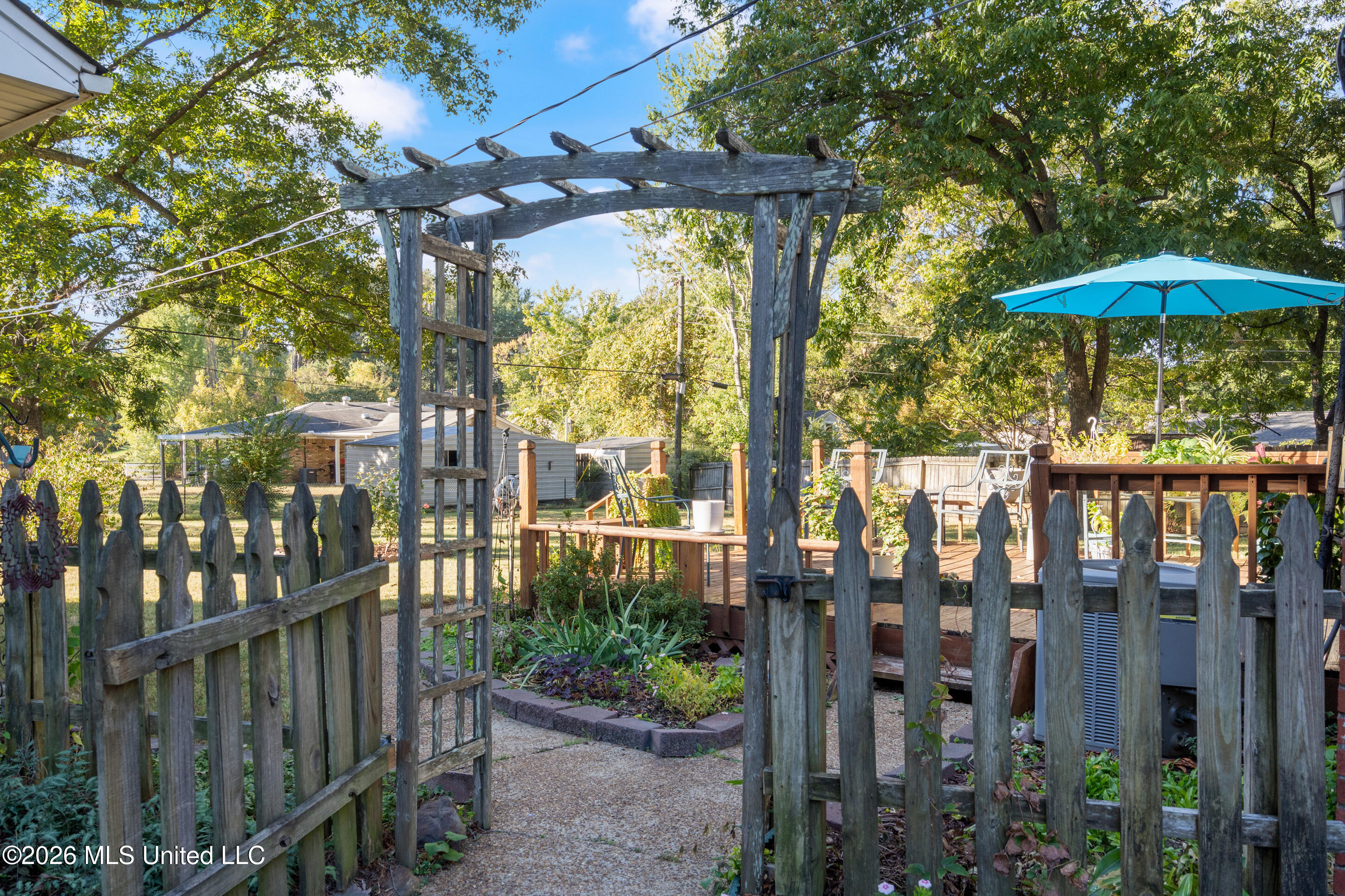 8238 Sara Cove