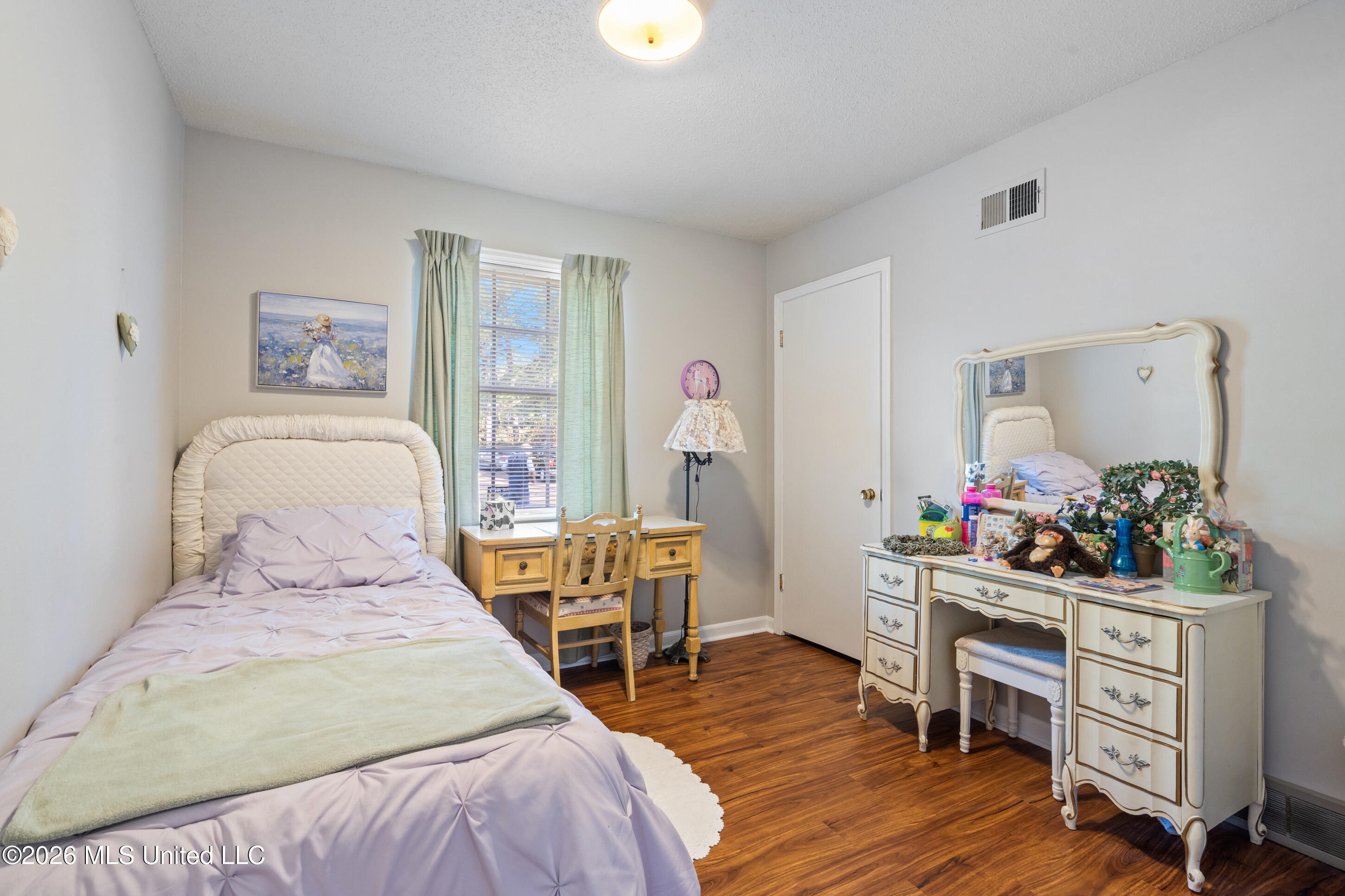 8238 Sara Cove