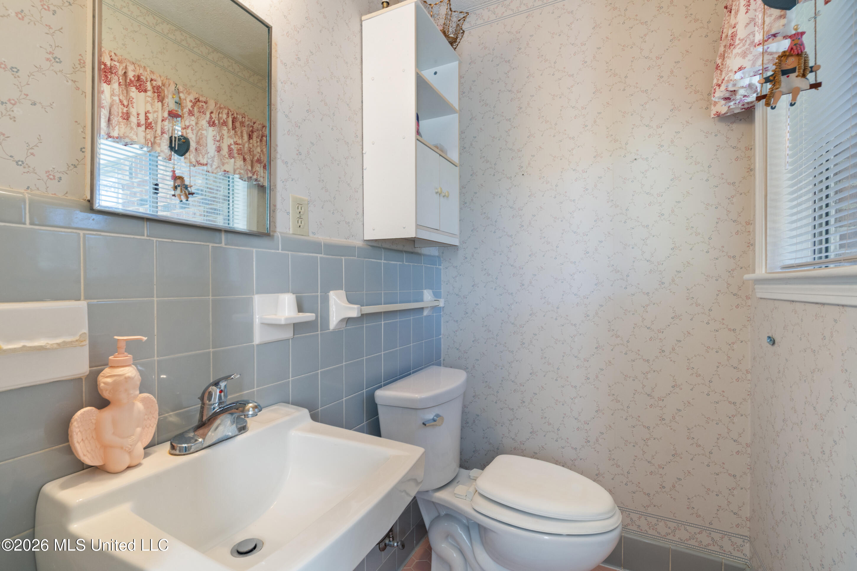 8238 Sara Cove
