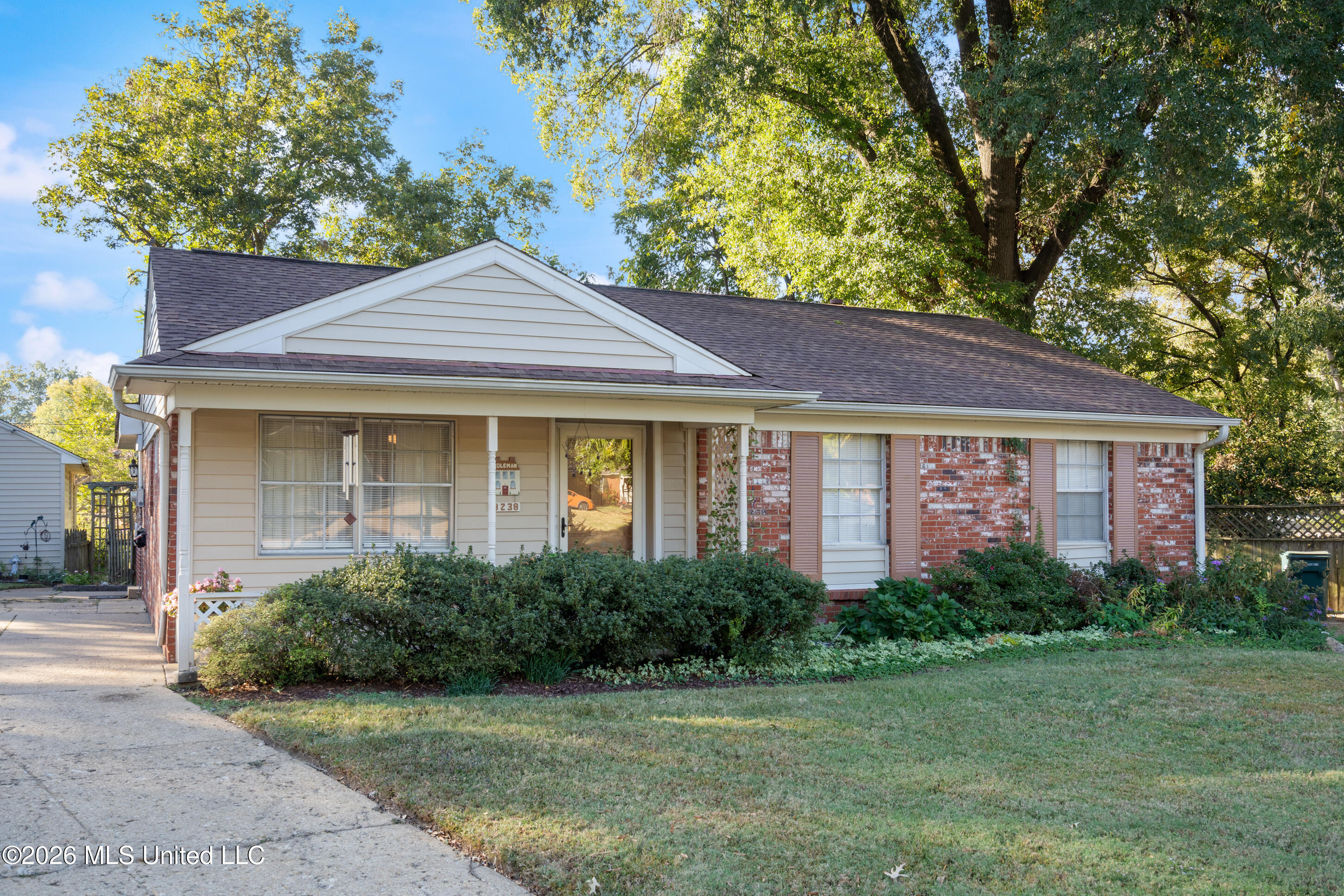 8238 Sara Cove