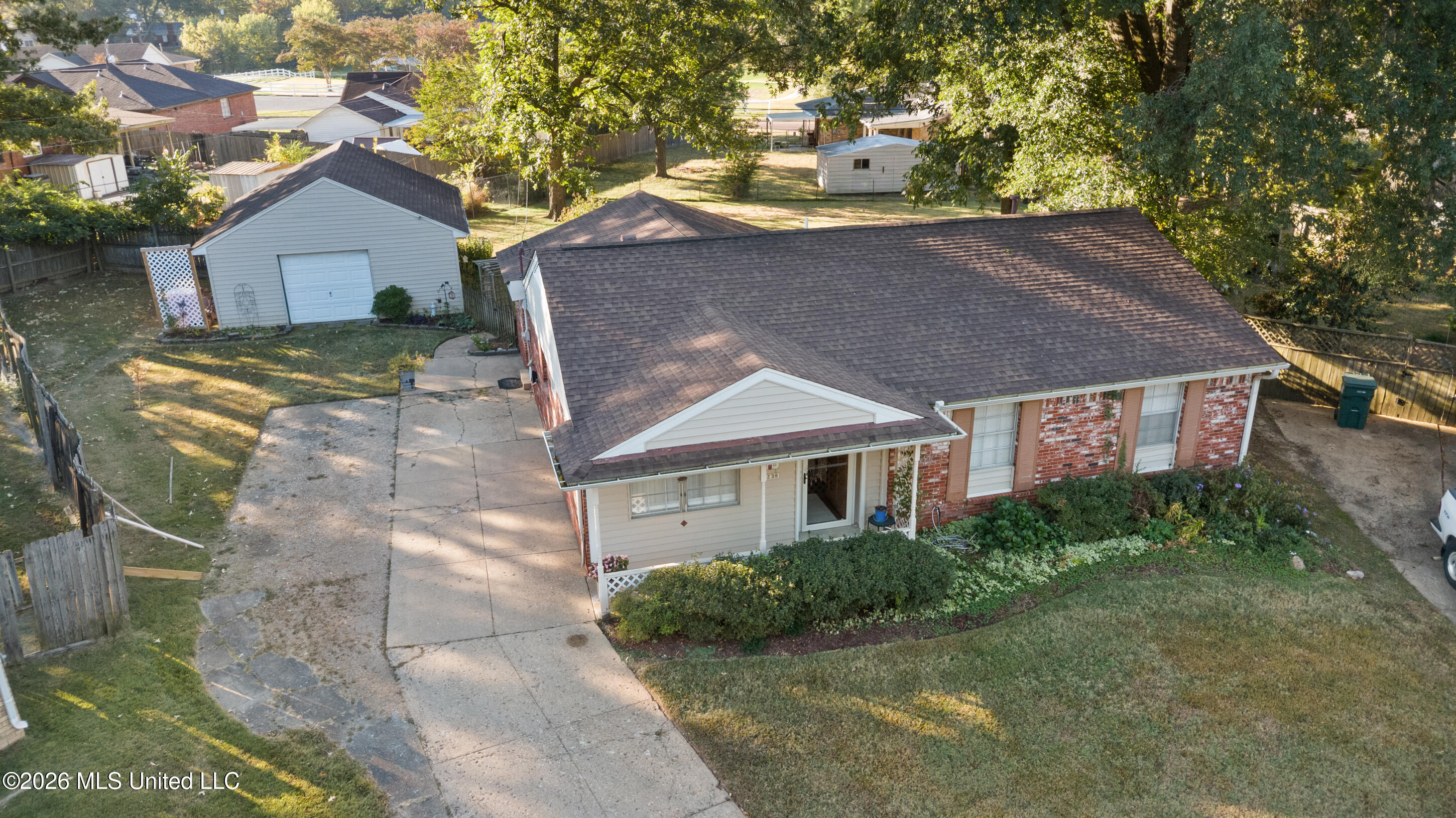 8238 Sara Cove