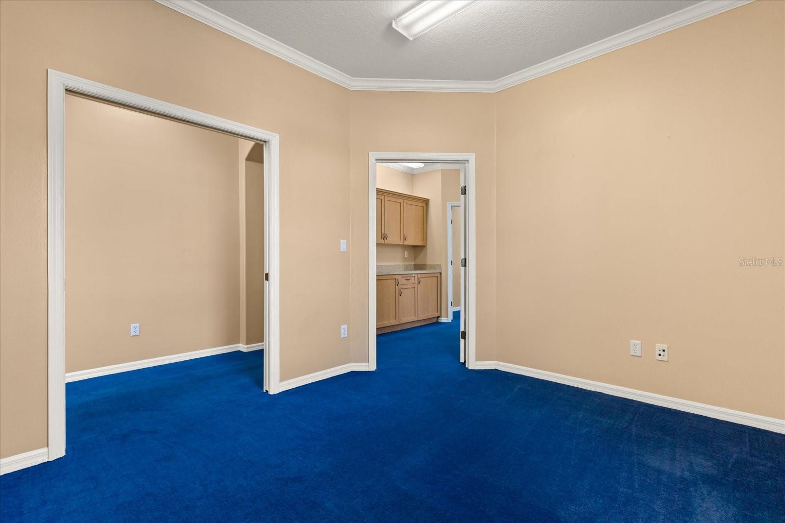 142 PARLIAMENT LOOP