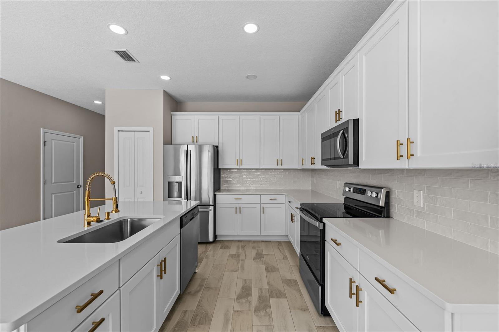 10985 BRIGHTLEAF CT