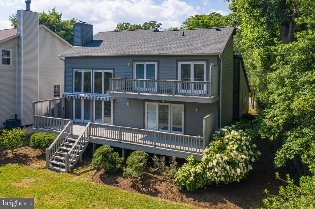 707 WARREN DRIVE