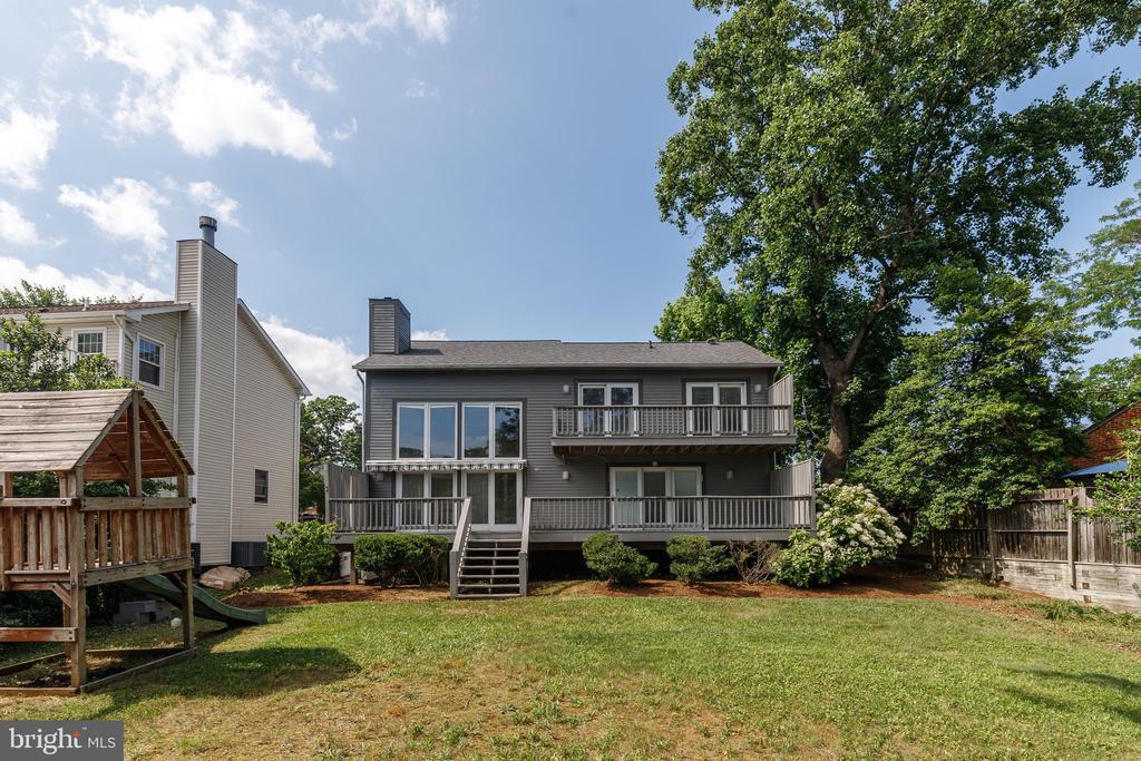 707 WARREN DRIVE