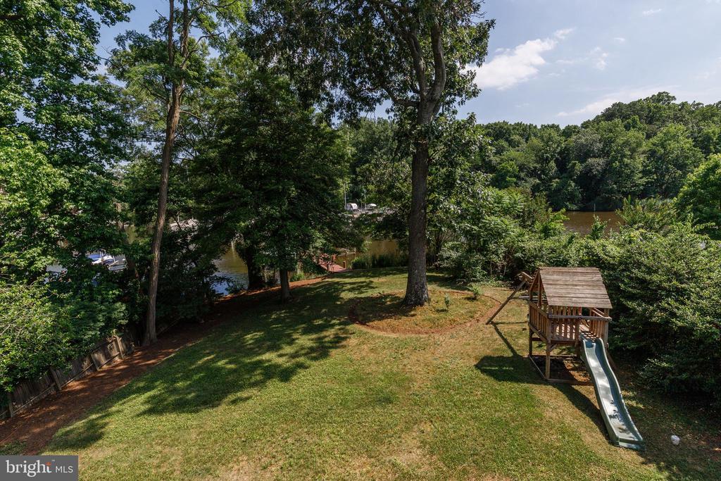 707 WARREN DRIVE