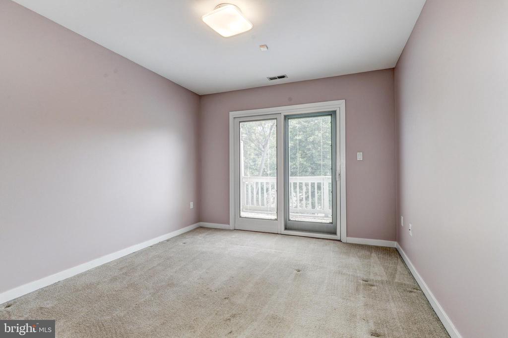 707 WARREN DRIVE