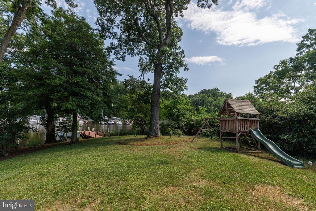 707 WARREN DRIVE