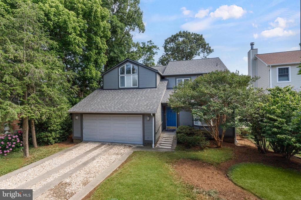 707 WARREN DRIVE