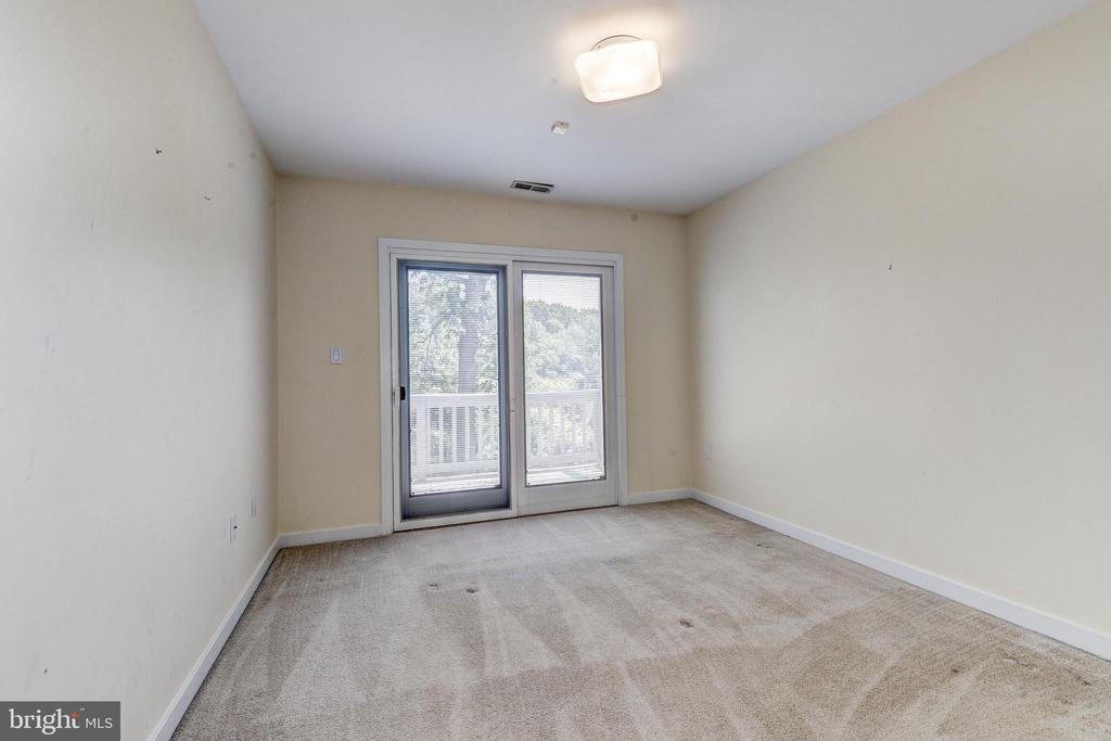 707 WARREN DRIVE