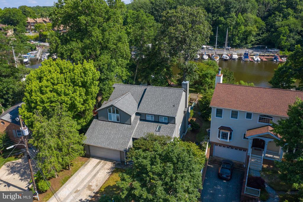 707 WARREN DRIVE