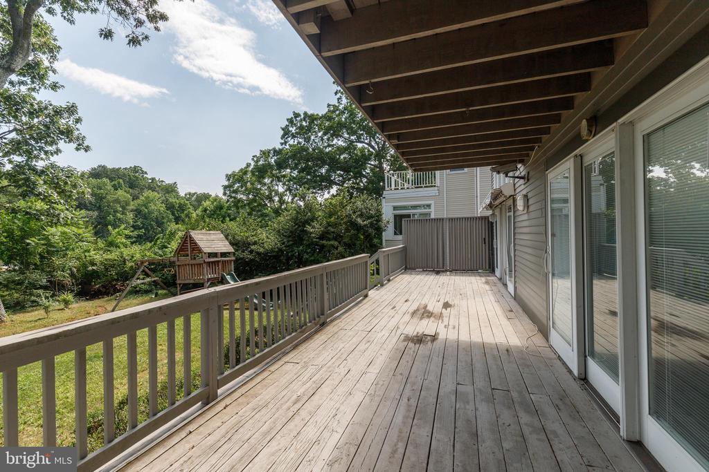 707 WARREN DRIVE