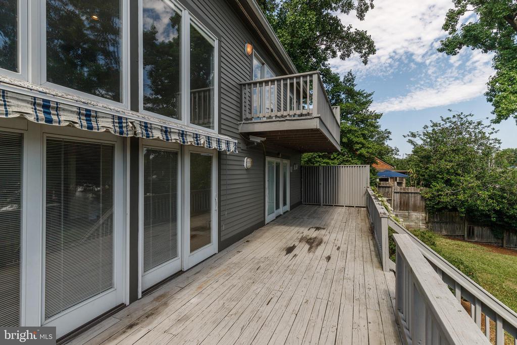 707 WARREN DRIVE